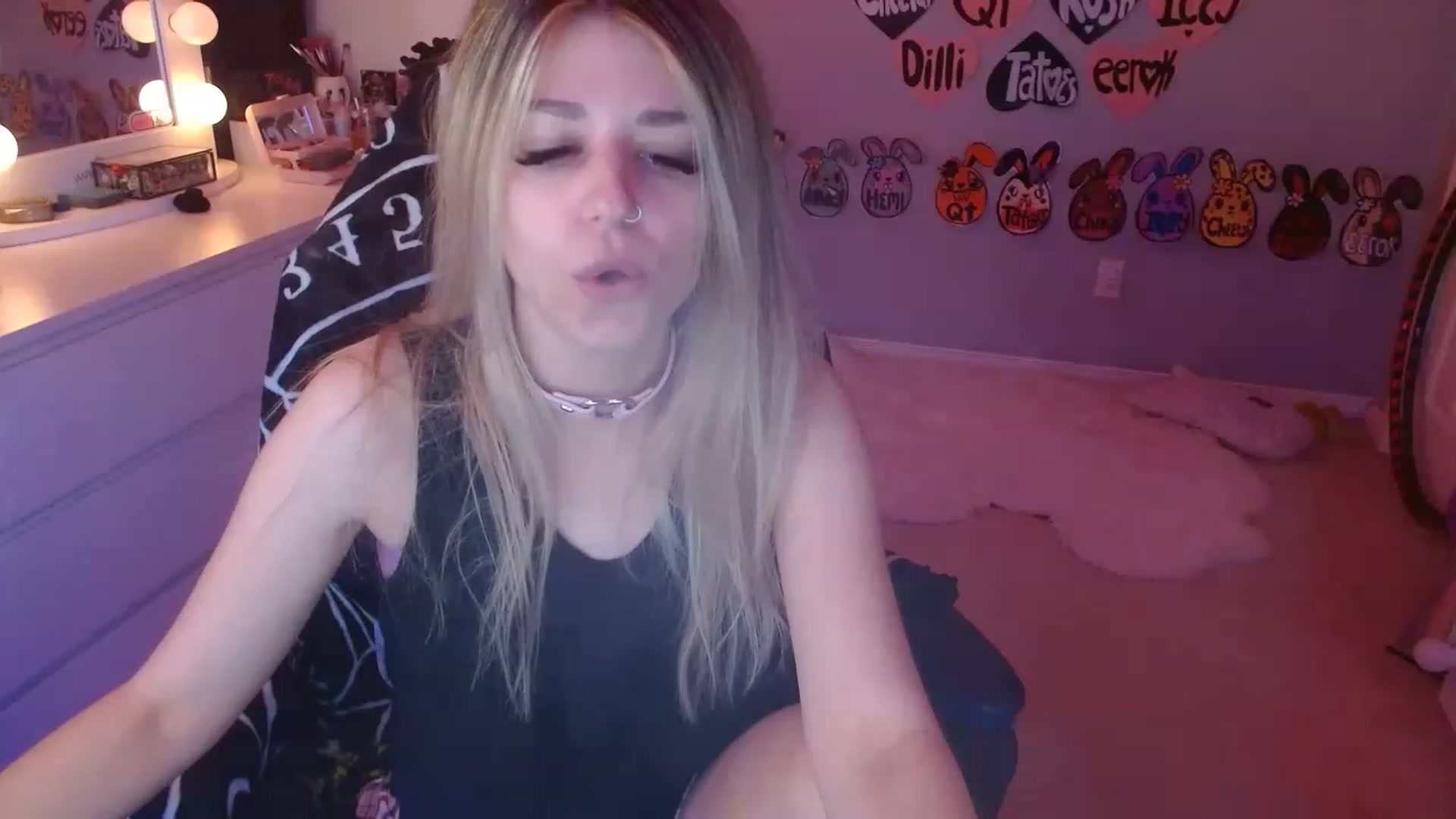Gallery image thumbnail from Serafina's myfreecams stream on, 05/22/2023, 06:25 image 6 of 20