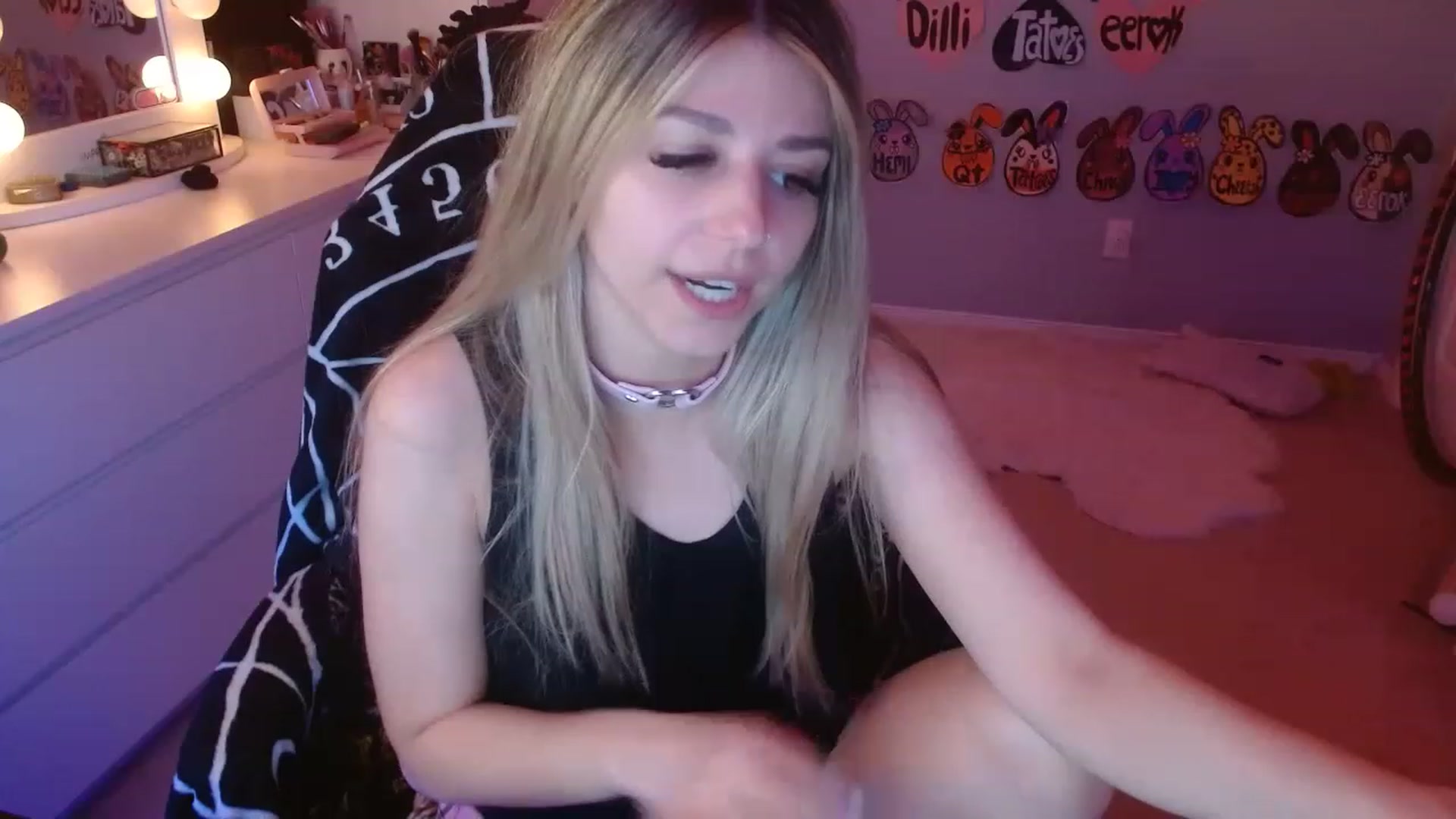 Gallery image thumbnail from Serafina's myfreecams stream on, 05/22/2023, 06:25 image 7 of 20