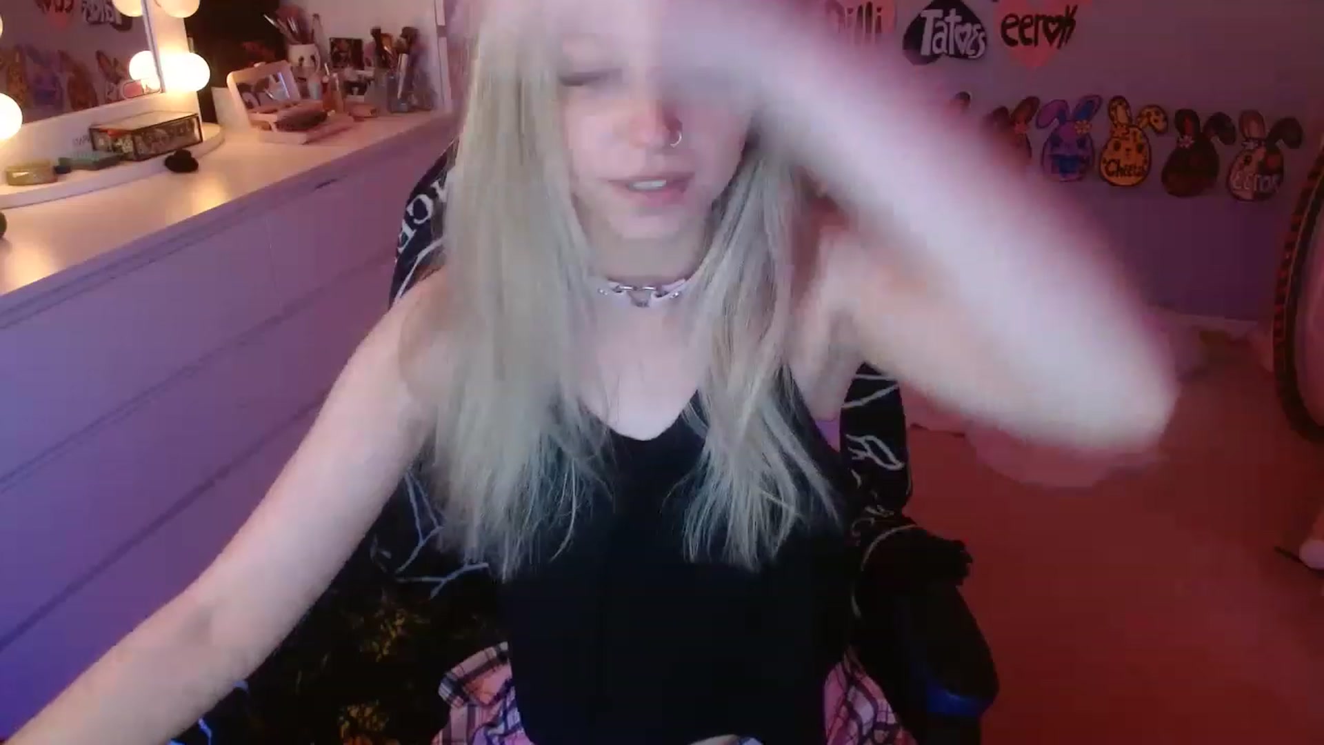 Gallery image thumbnail from Serafina's myfreecams stream on, 05/22/2023, 06:25 image 17 of 20