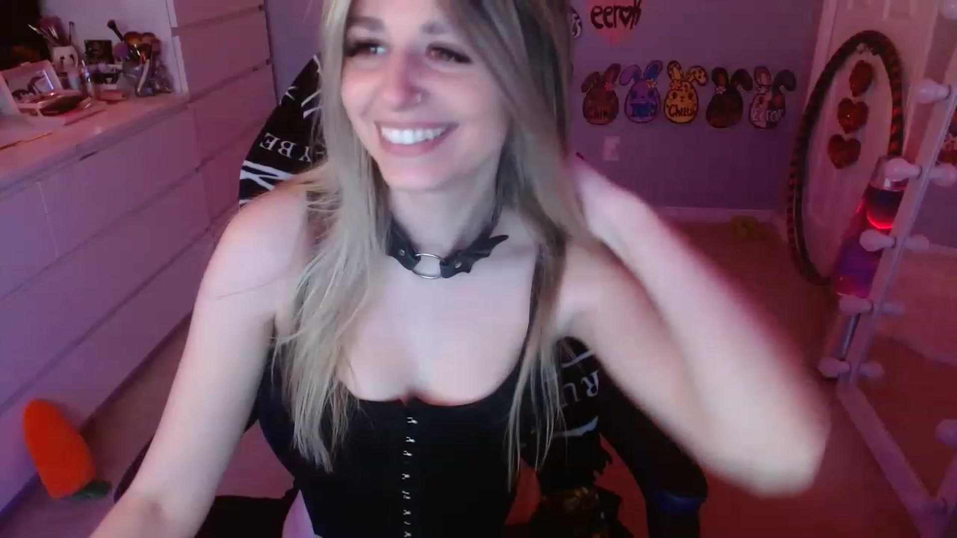 Gallery image thumbnail from Serafina's myfreecams stream on, 05/25/2023, 05:01 image 11 of 20