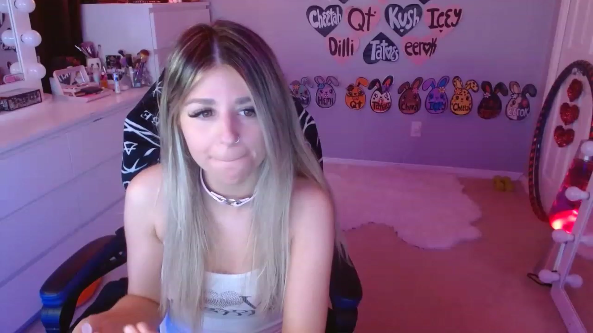 Gallery image thumbnail from Serafina's myfreecams stream on, 05/27/2023, 05:06 image 13 of 20