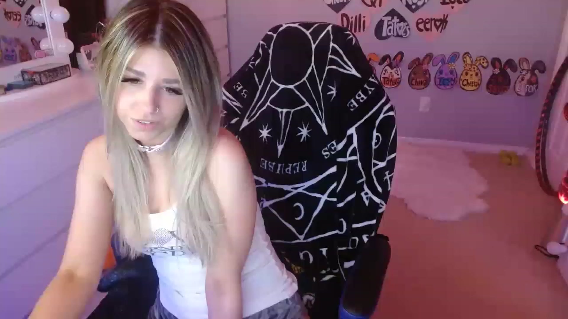 Gallery image thumbnail from Serafina's myfreecams stream on, 05/27/2023, 05:06 image 16 of 20