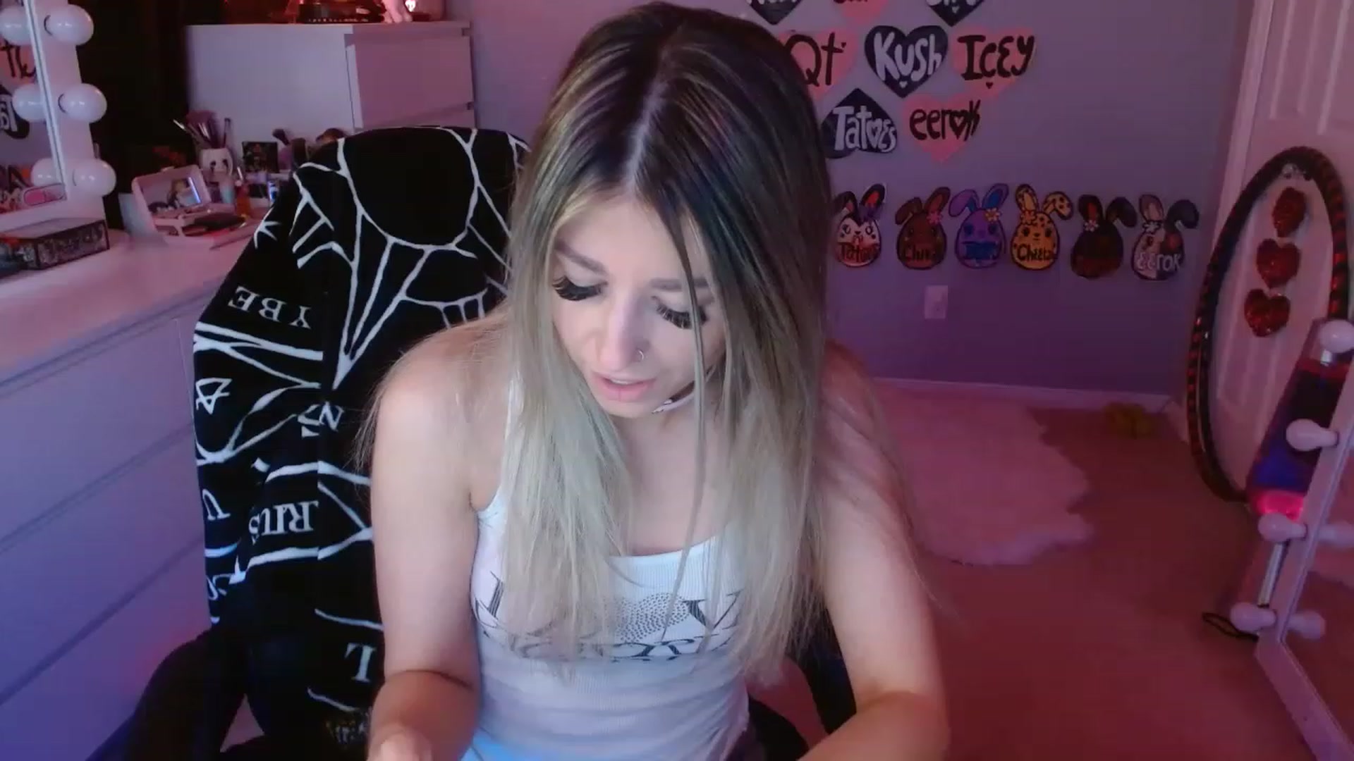 Gallery image thumbnail from Serafina's myfreecams stream on, 05/27/2023, 05:06 image 1 of 20