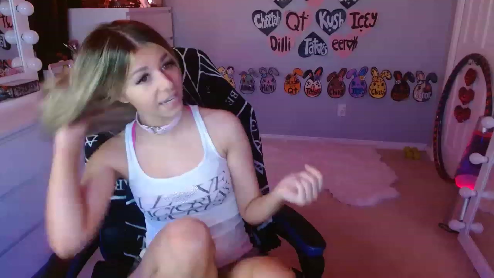 Gallery image thumbnail from Serafina's myfreecams stream on, 05/27/2023, 05:06 image 5 of 20