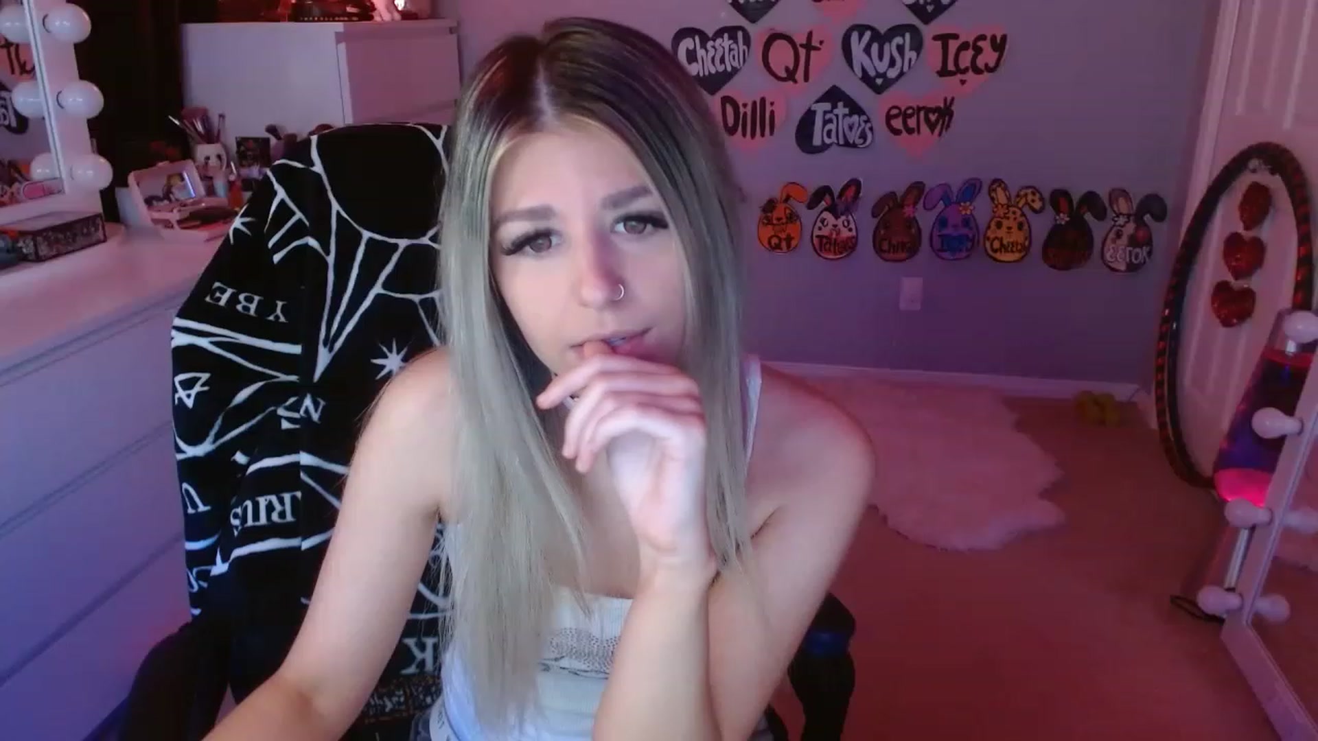Gallery image thumbnail from Serafina's myfreecams stream on, 05/27/2023, 05:06 image 3 of 20