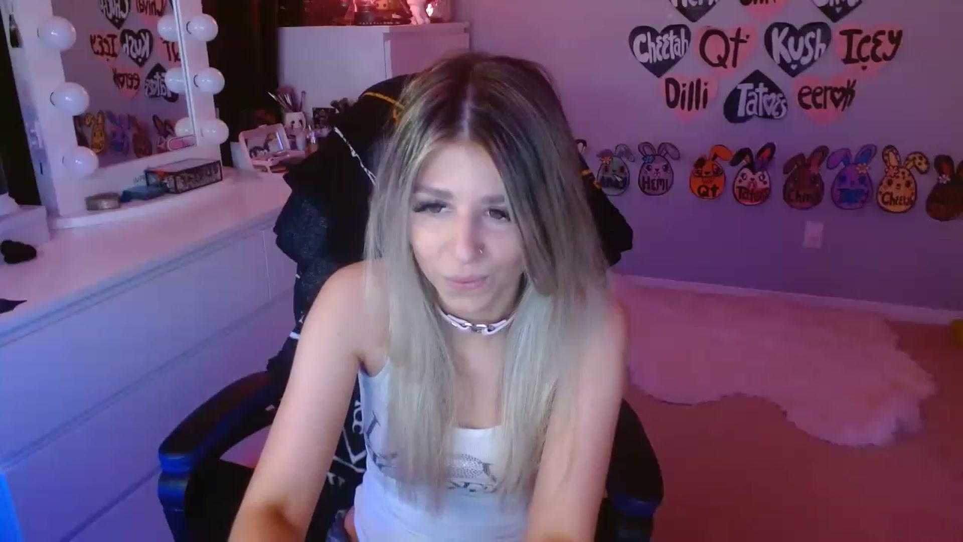 Gallery image thumbnail from Serafina's myfreecams stream on, 05/27/2023, 07:30 image 8 of 20