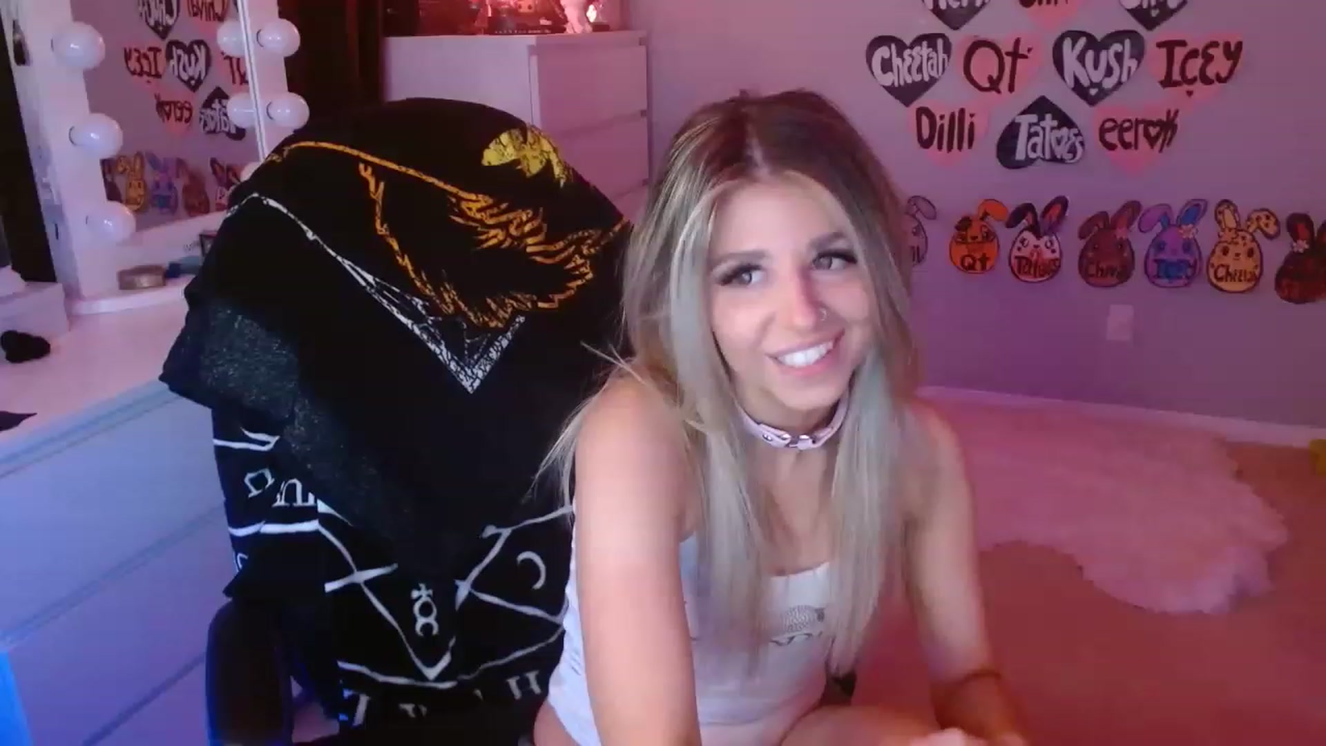 Gallery image thumbnail from Serafina's myfreecams stream on, 05/27/2023, 07:30 image 17 of 20