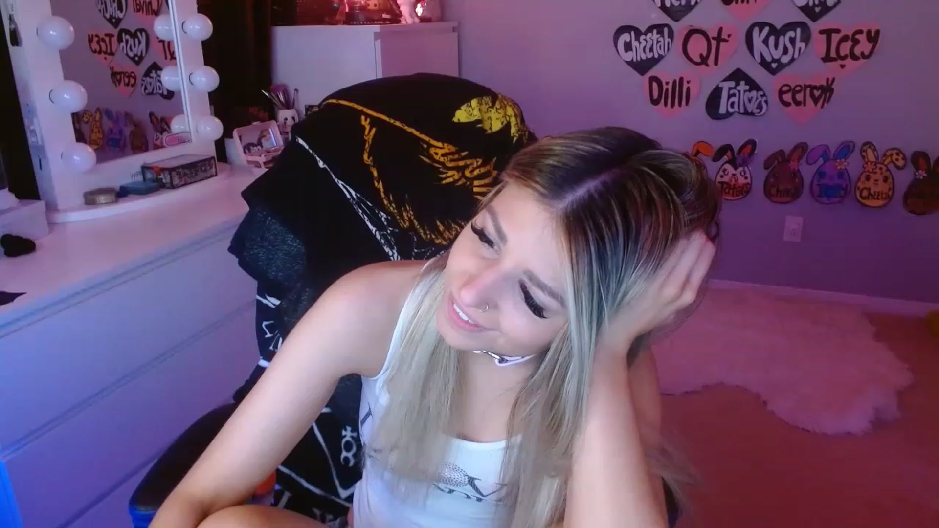 Gallery image thumbnail from Serafina's myfreecams stream on, 05/27/2023, 07:30 image 2 of 20