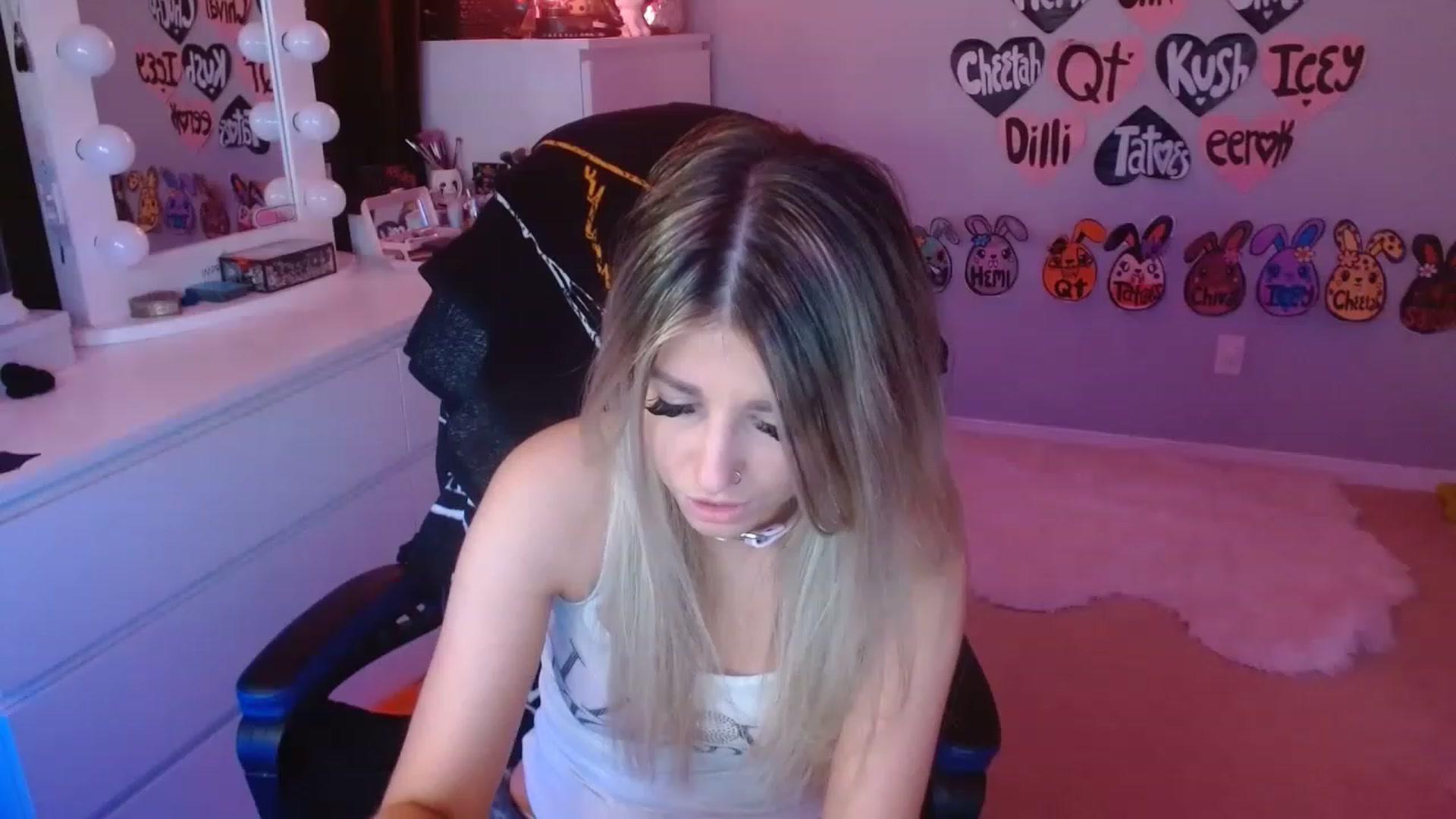 Gallery image thumbnail from Serafina's myfreecams stream on, 05/27/2023, 07:30 image 7 of 20