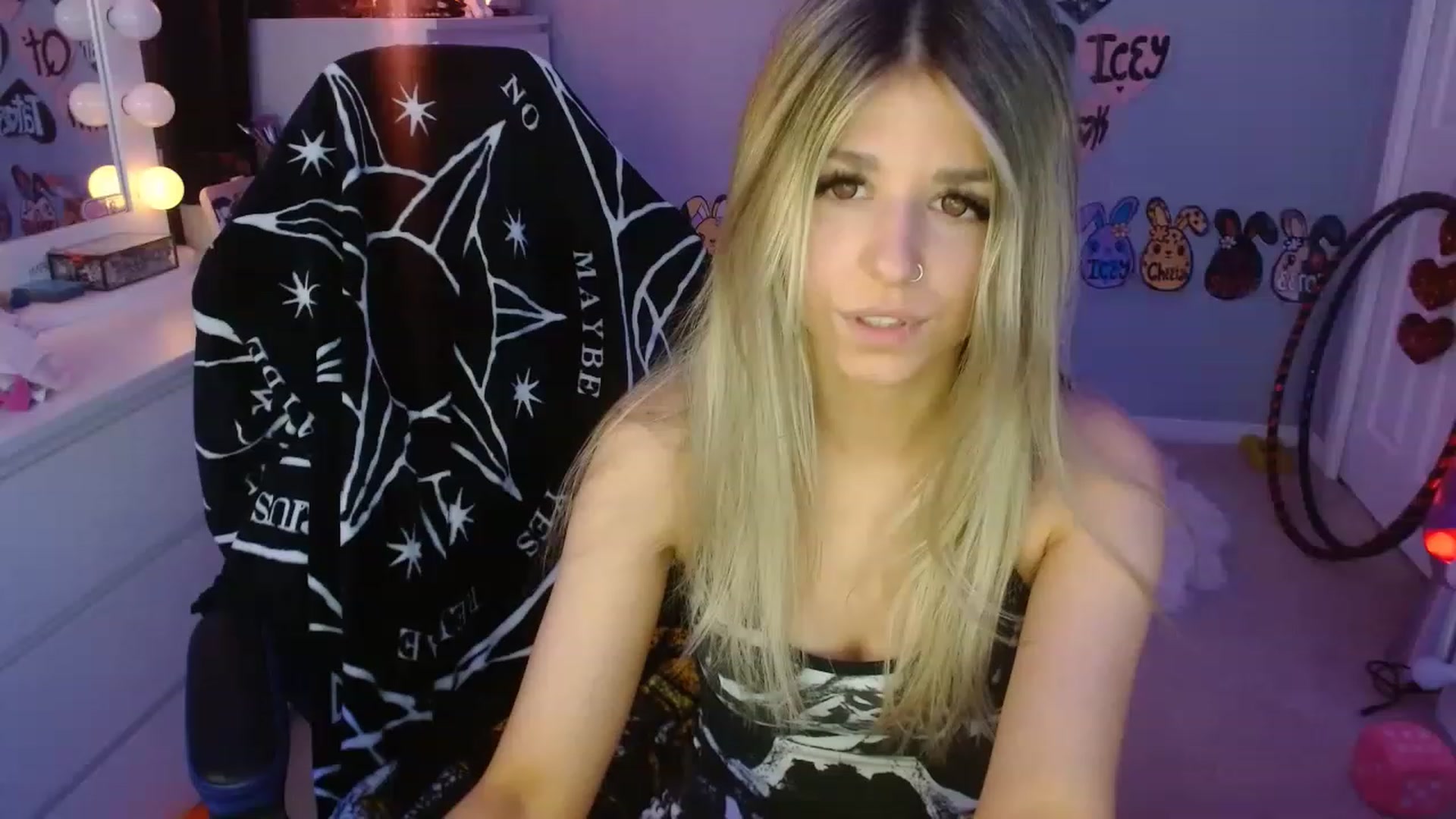 Gallery image thumbnail from Serafina's myfreecams stream on, 05/28/2023, 03:33 image 15 of 20