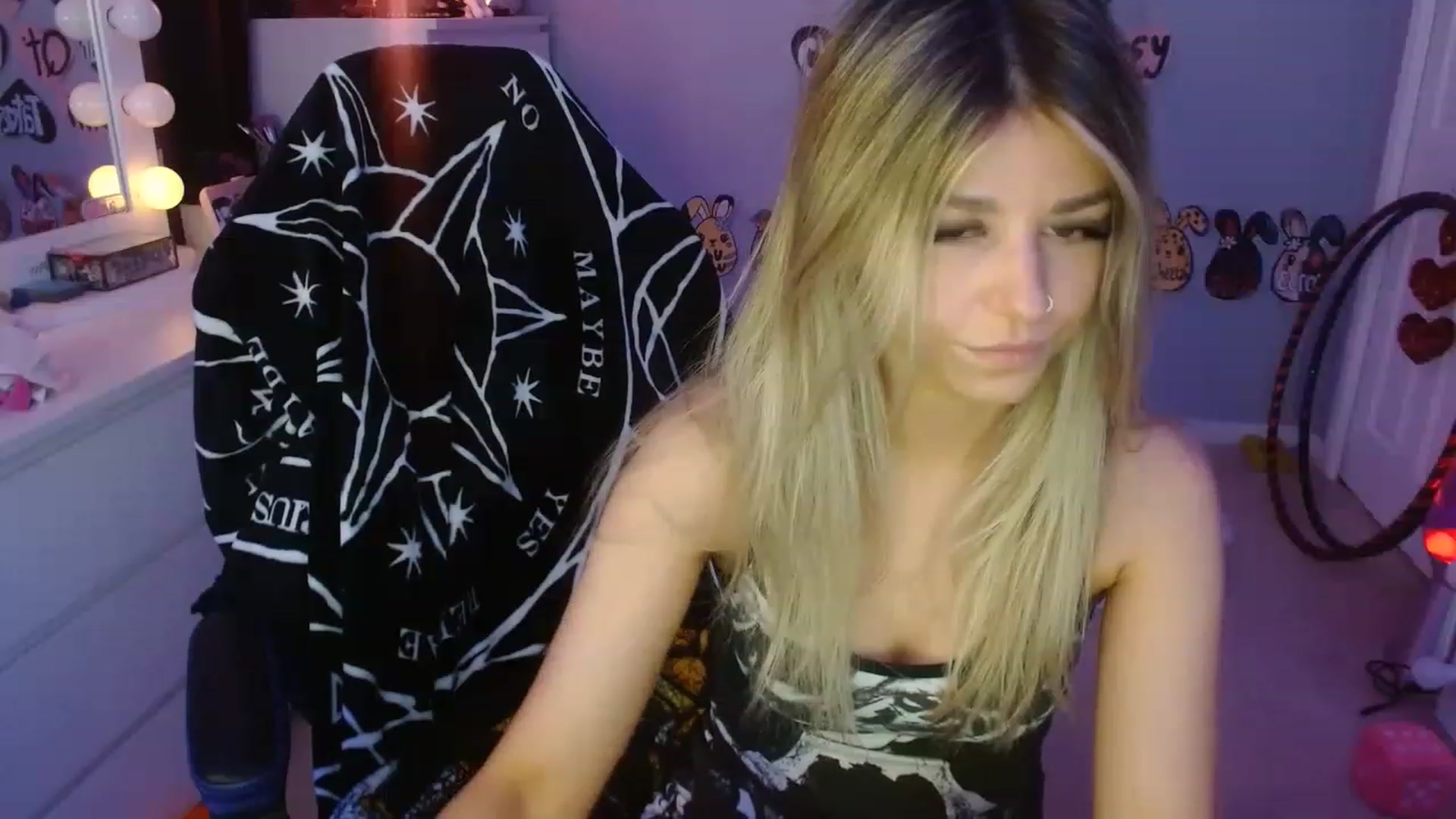 Gallery image thumbnail from Serafina's myfreecams stream on, 05/28/2023, 03:33 image 14 of 20
