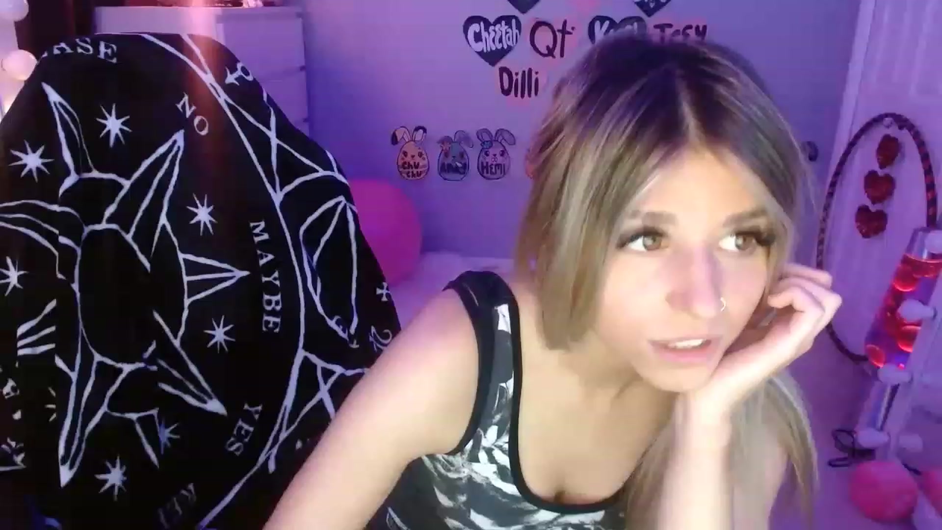 Gallery image thumbnail from Serafina's myfreecams stream on, 05/28/2023, 06:04 image 18 of 20