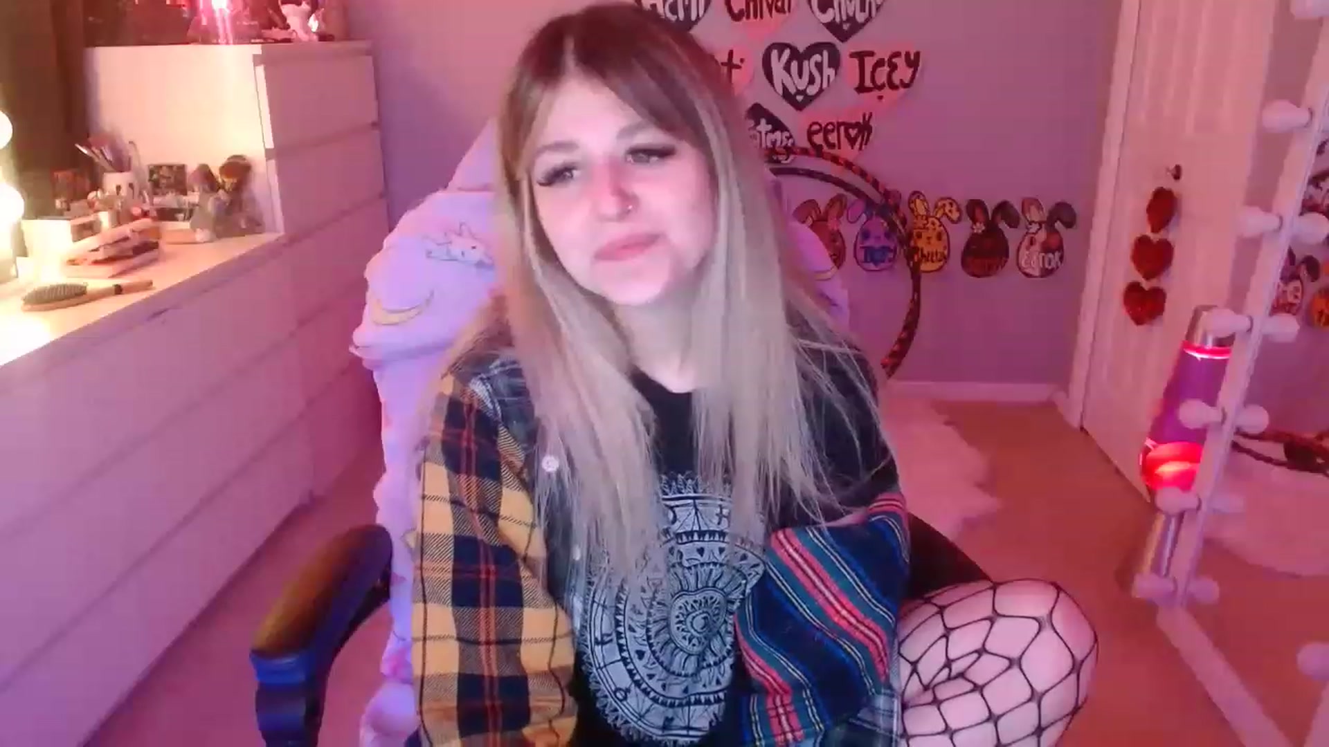 Gallery image thumbnail from Serafina's myfreecams stream on, 06/09/2023, 04:50 image 6 of 20