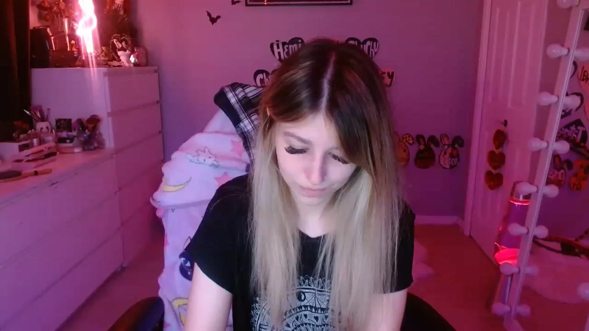 Gallery image thumbnail from Serafina's myfreecams stream on, 06/09/2023, 04:50 image 3 of 20