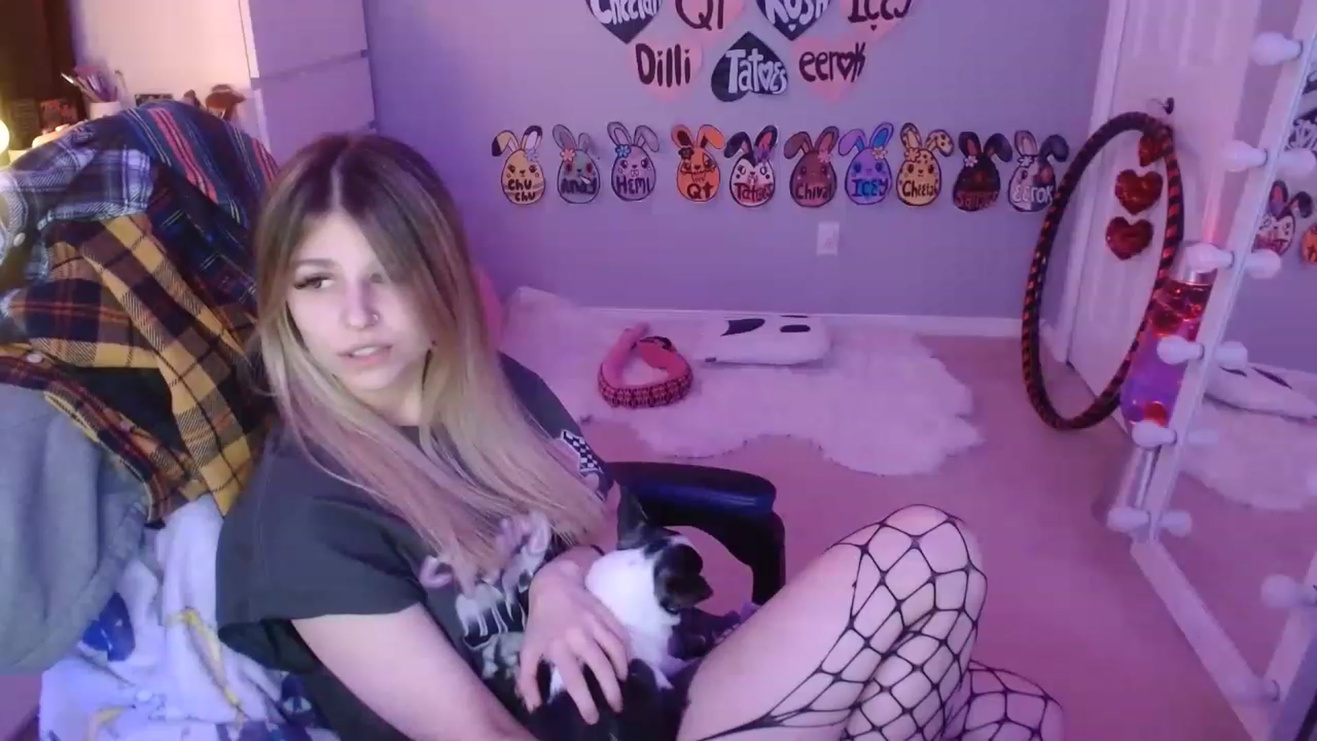 Gallery image thumbnail from Serafina's myfreecams stream on, 06/09/2023, 07:17 image 18 of 20