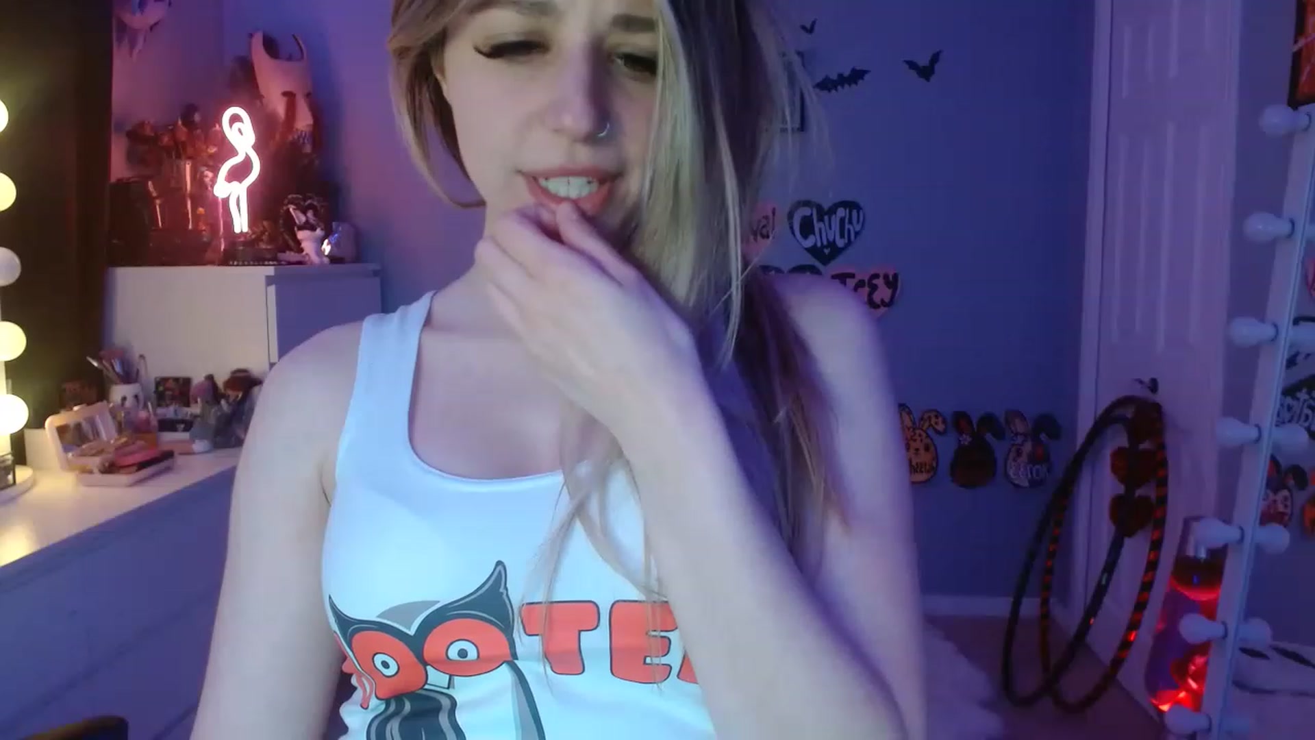 Gallery image thumbnail from Serafina's myfreecams stream on, 06/10/2023, 03:34 image 17 of 20