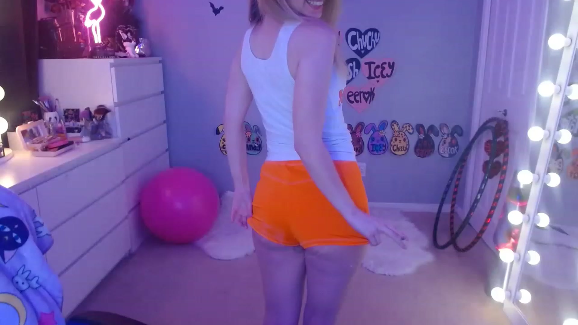 Gallery image thumbnail from Serafina's myfreecams stream on, 06/10/2023, 03:34 image 7 of 20