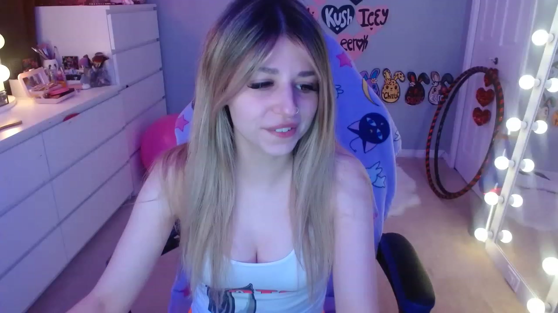 Gallery image thumbnail from Serafina's myfreecams stream on, 06/10/2023, 03:34 image 1 of 20