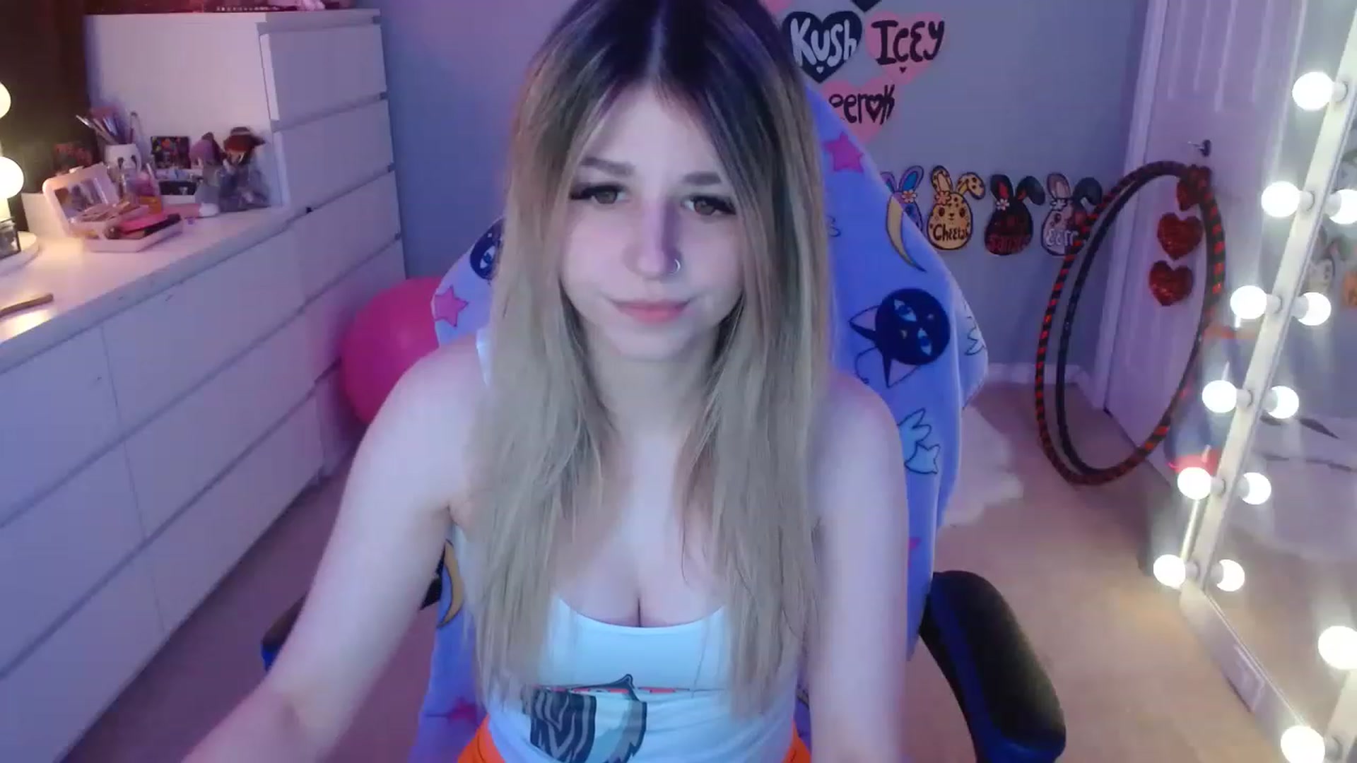 Gallery image thumbnail from Serafina's myfreecams stream on, 06/10/2023, 03:34 image 4 of 20