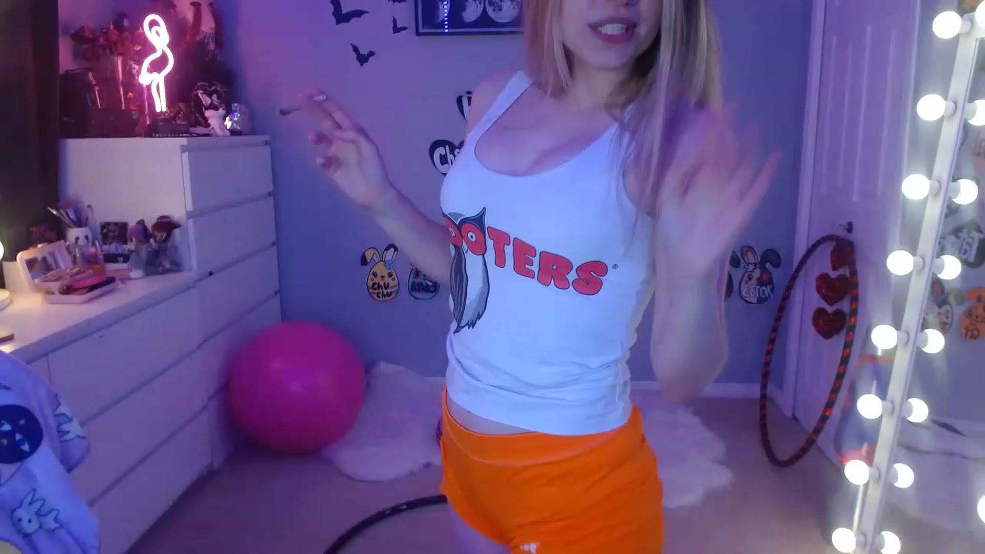 Gallery image thumbnail from Serafina's myfreecams stream on, 06/10/2023, 03:34 image 6 of 20