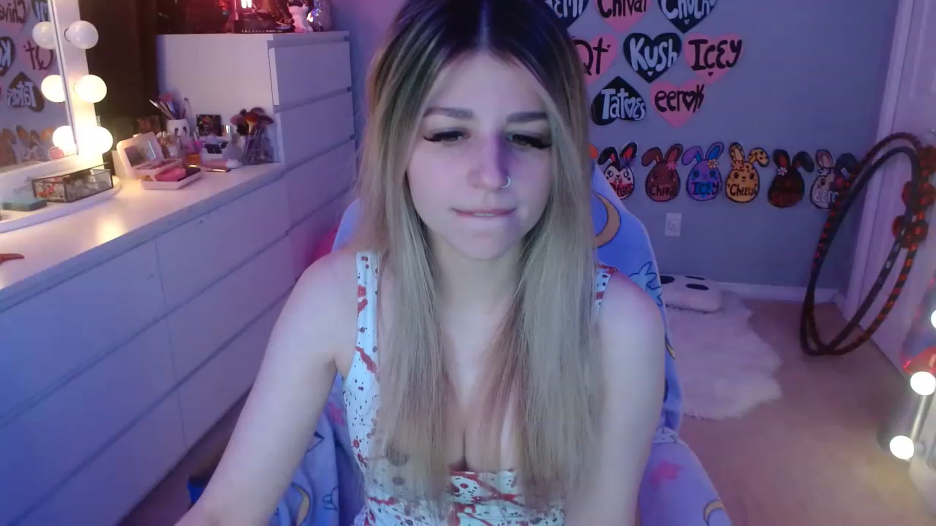 Gallery image thumbnail from Serafina's myfreecams stream on, 06/11/2023, 03:35 image 18 of 20
