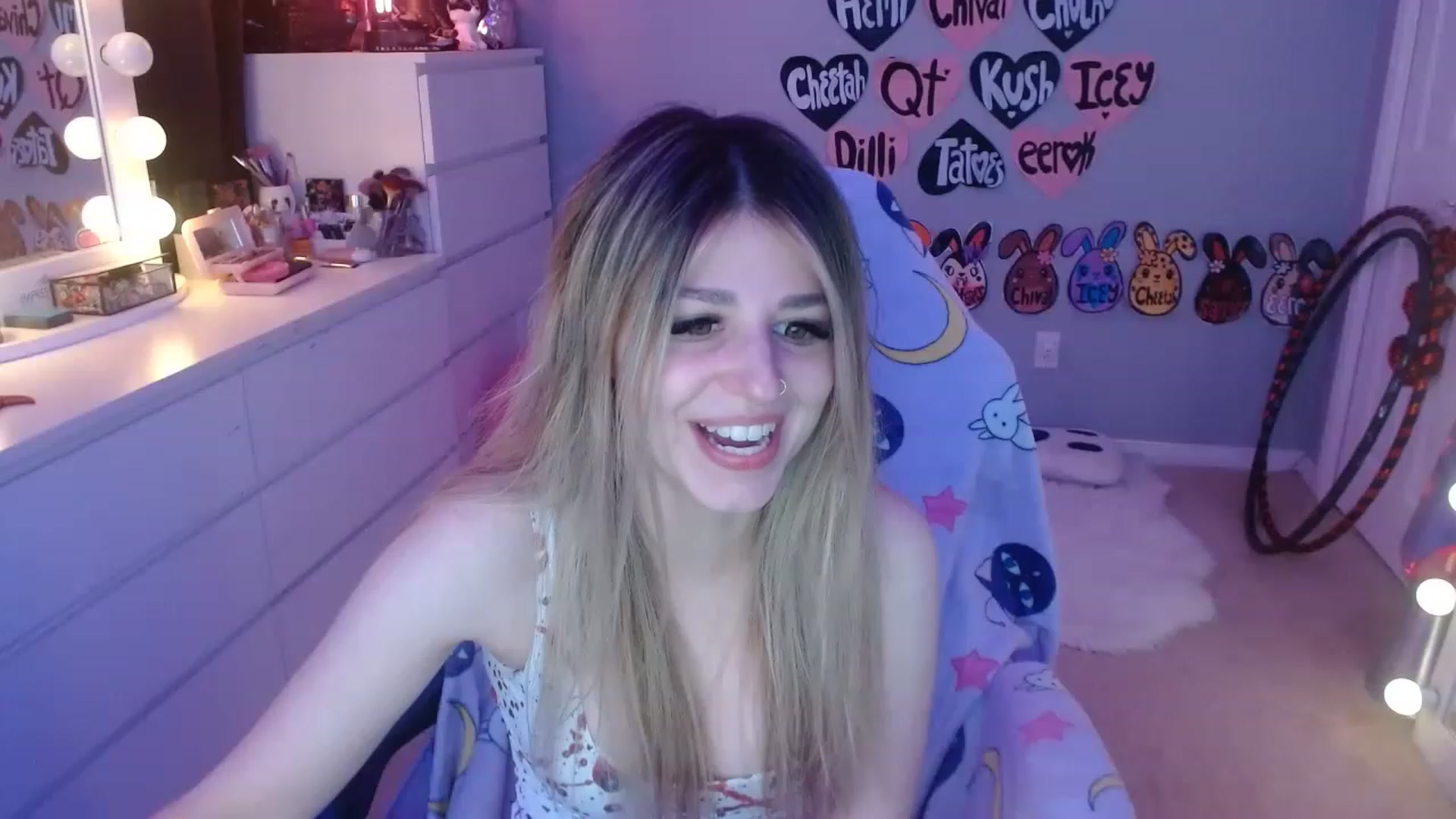Gallery image thumbnail from Serafina's myfreecams stream on, 06/11/2023, 03:35 image 6 of 20