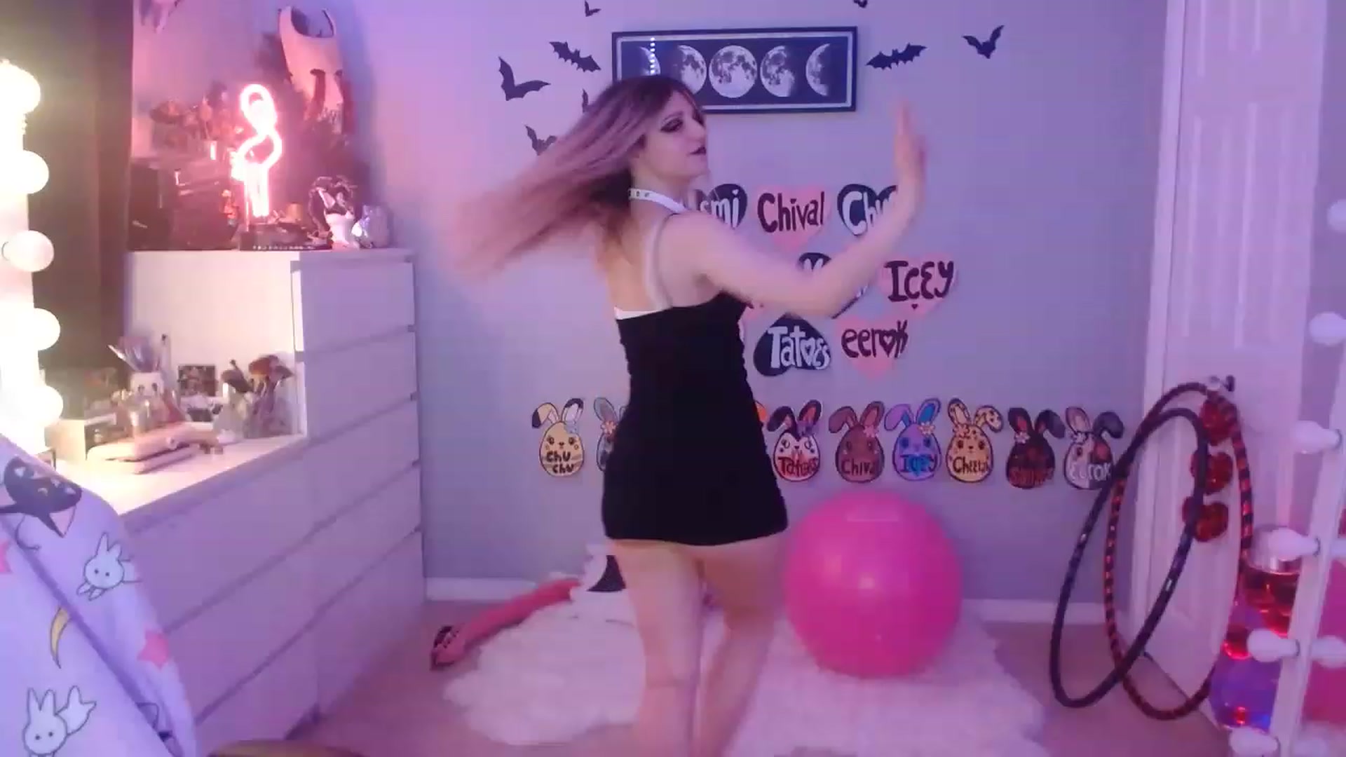 Gallery image thumbnail from Serafina's myfreecams stream on, 06/12/2023, 06:00 image 4 of 20