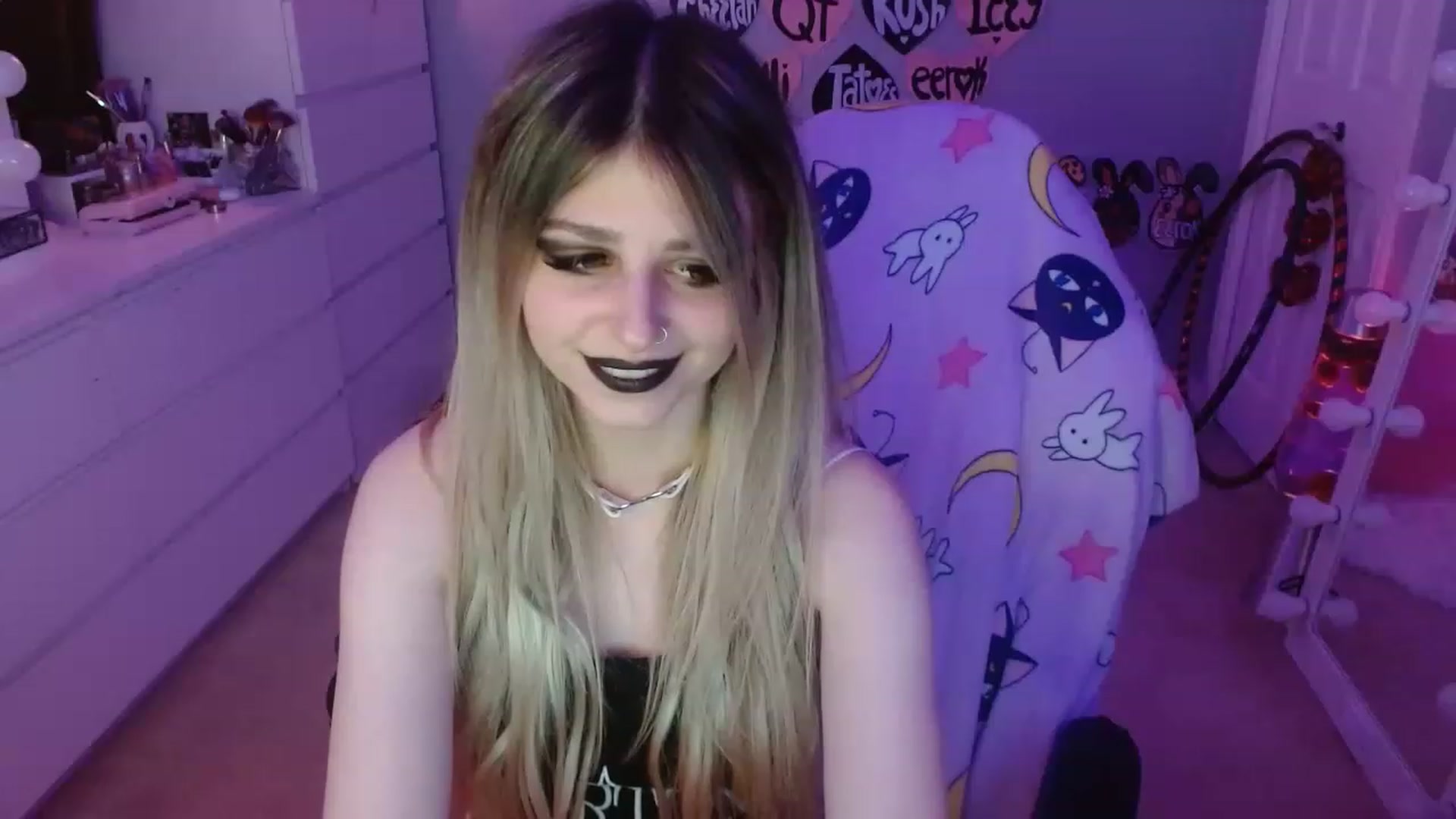 Gallery image thumbnail from Serafina's myfreecams stream on, 06/12/2023, 06:00 image 18 of 20