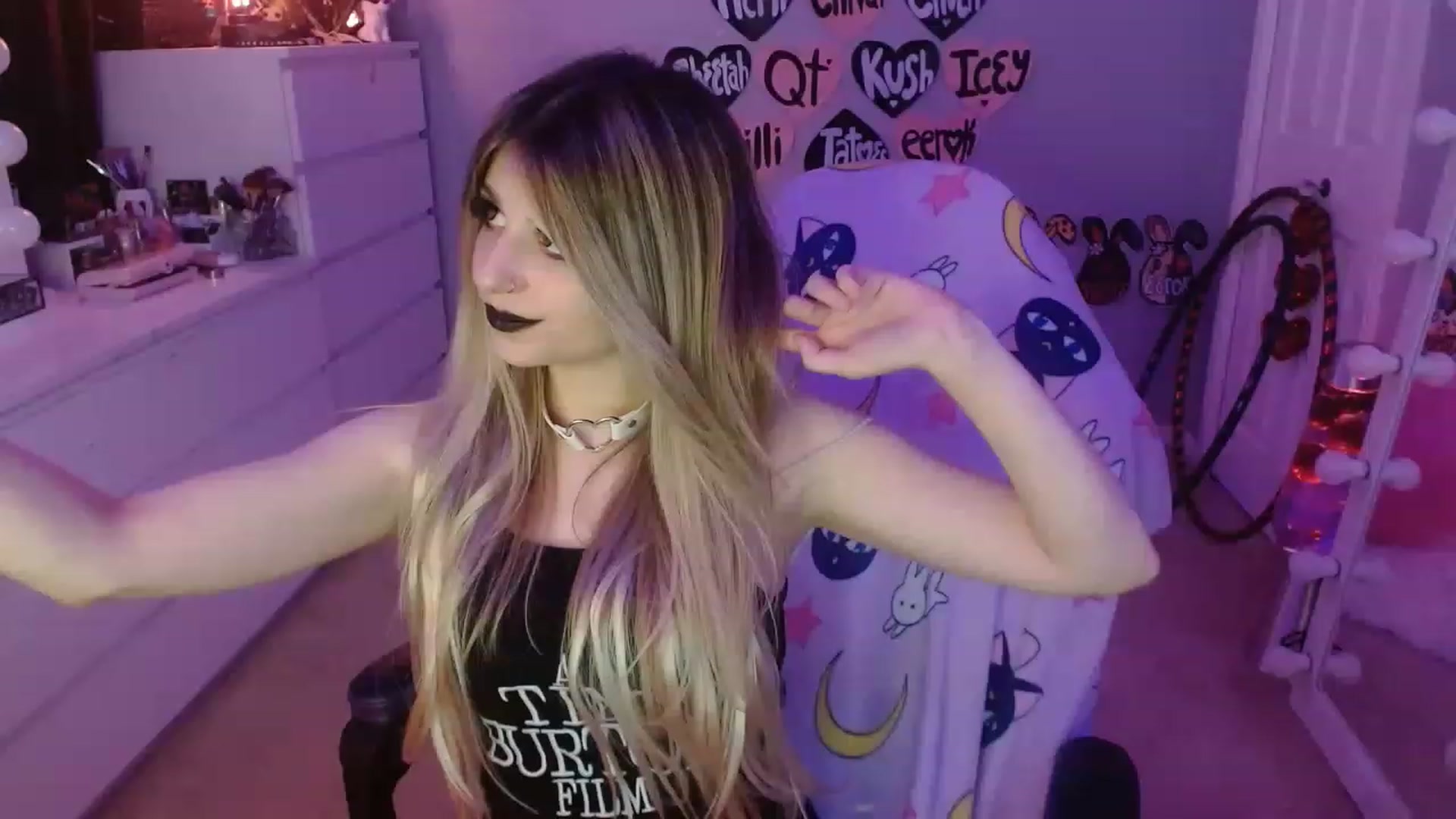 Gallery image thumbnail from Serafina's myfreecams stream on, 06/12/2023, 06:00 image 17 of 20