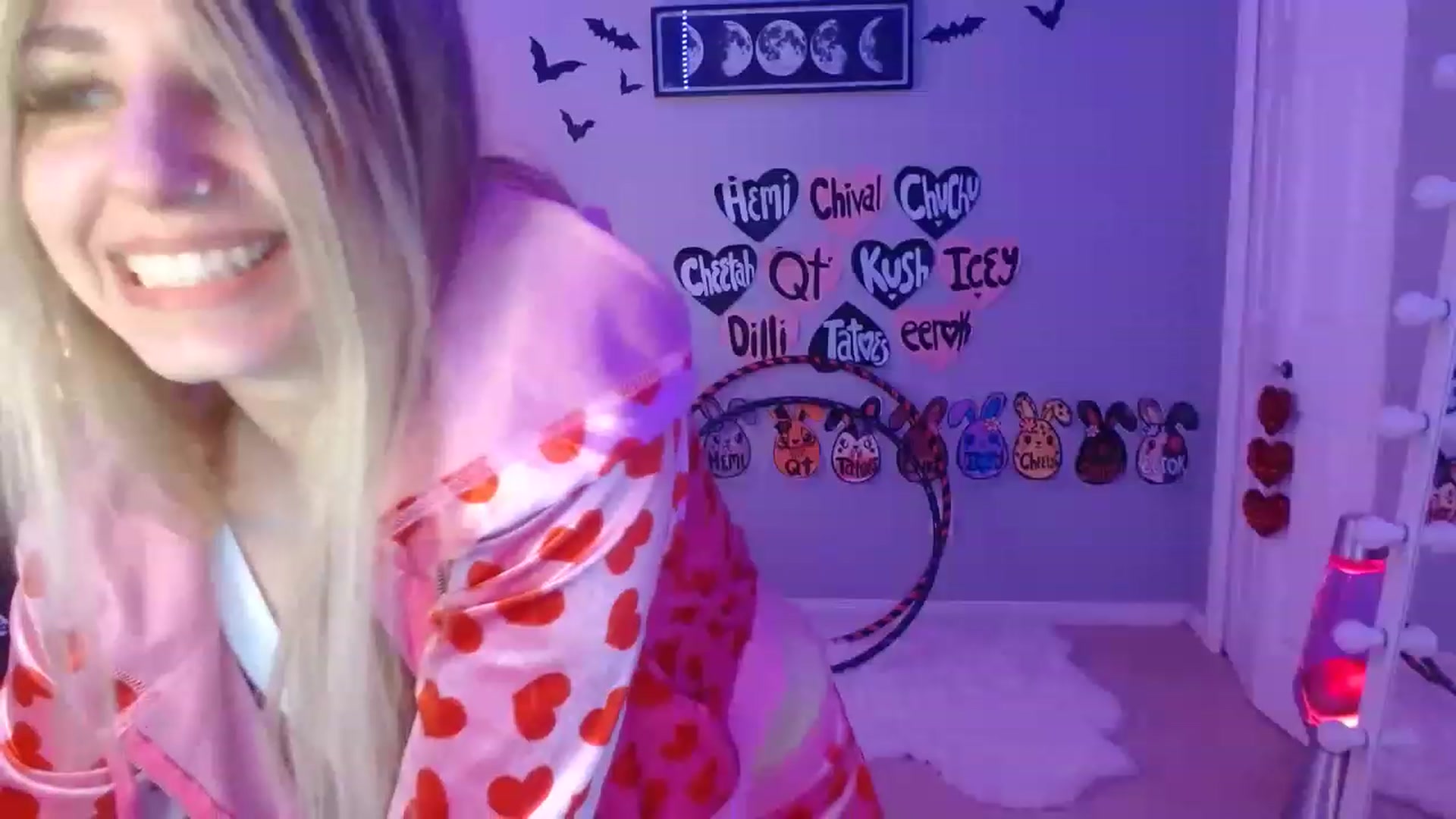 Gallery image thumbnail from Serafina's myfreecams stream on, 06/19/2023, 02:48 image 6 of 20