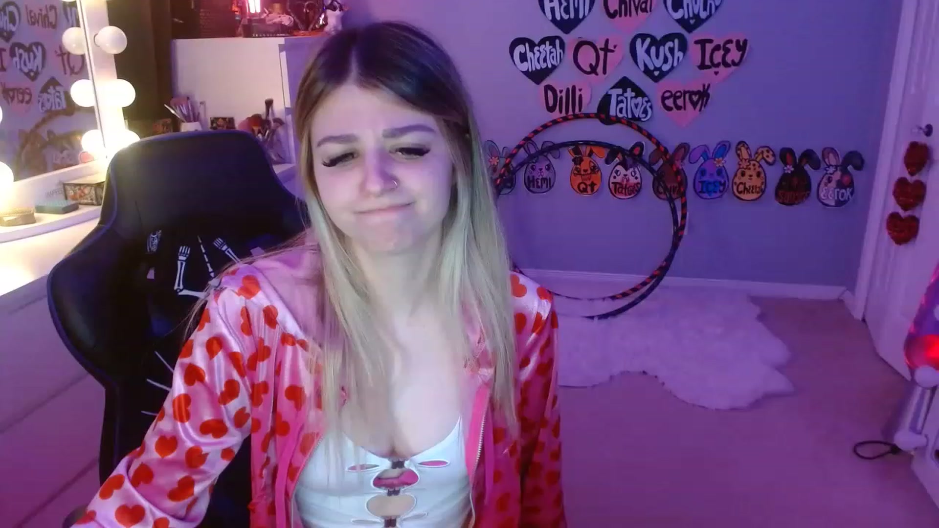 Gallery image thumbnail from Serafina's myfreecams stream on, 06/19/2023, 02:48 image 1 of 20