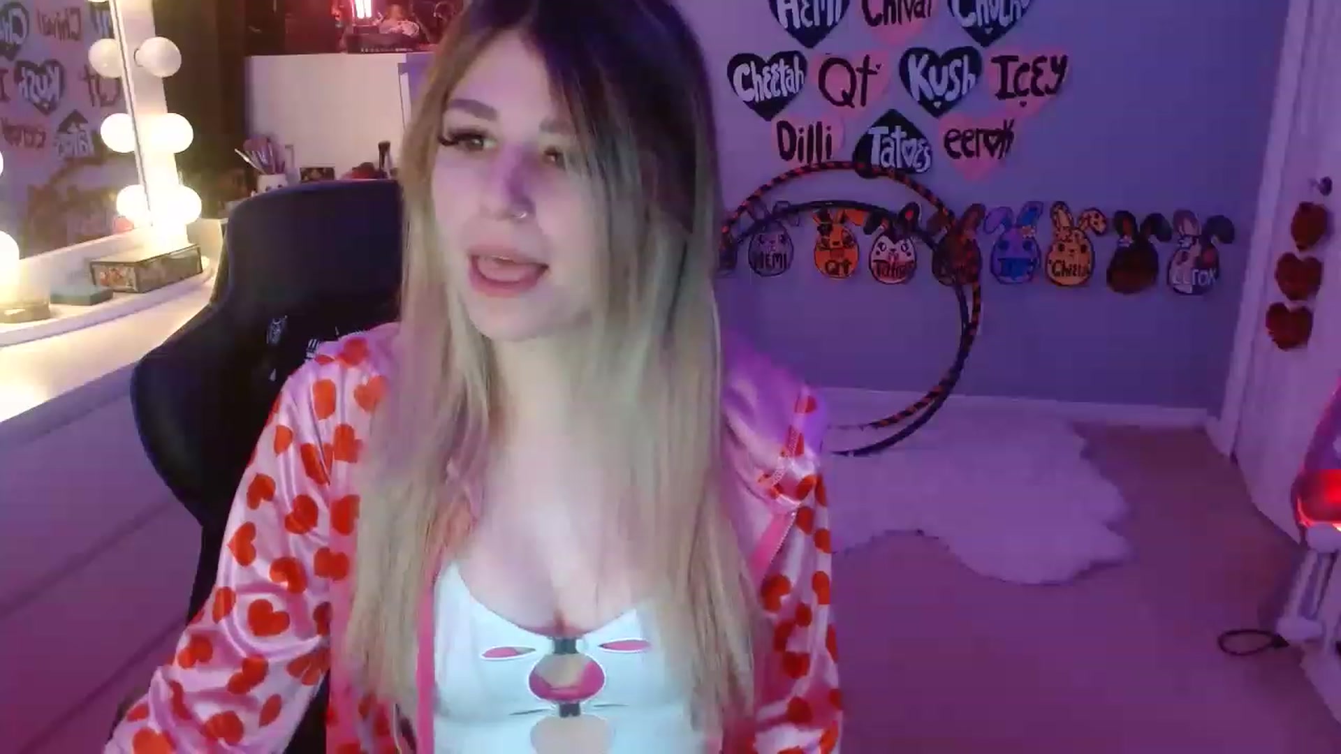 Gallery image thumbnail from Serafina's myfreecams stream on, 06/19/2023, 02:48 image 5 of 20