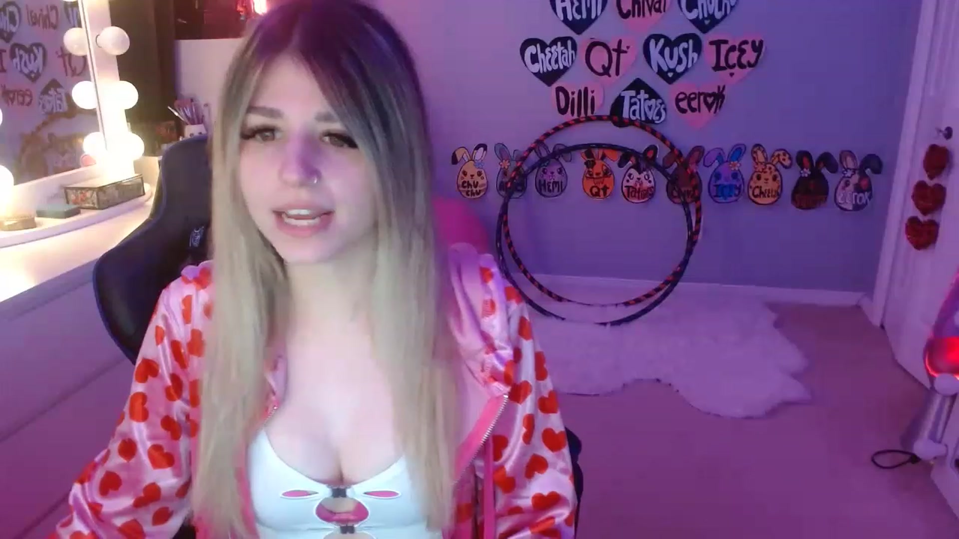 Gallery image thumbnail from Serafina's myfreecams stream on, 06/19/2023, 02:48 image 4 of 20