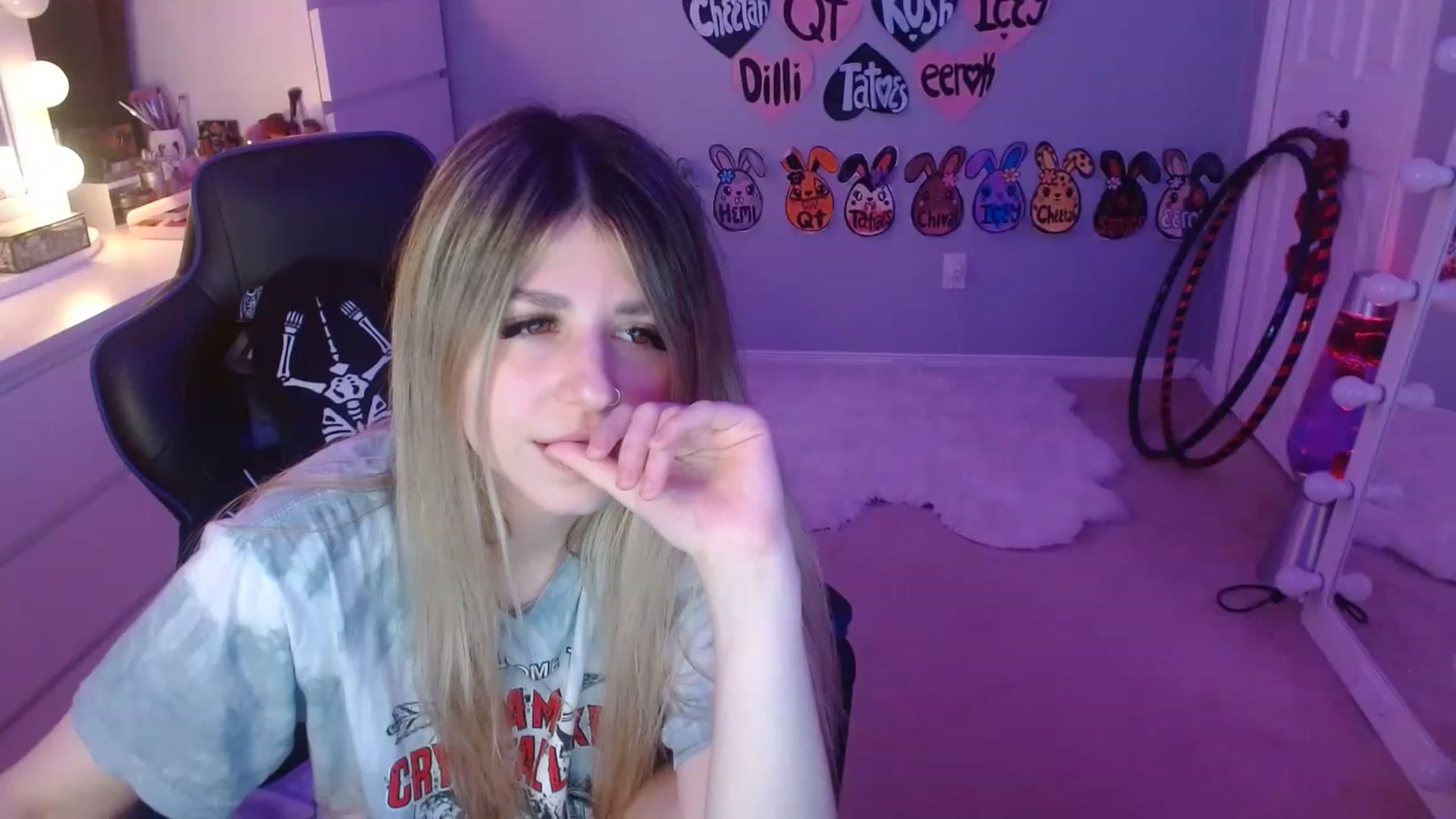 Gallery image thumbnail from Serafina's myfreecams stream on, 06/19/2023, 05:48 image 13 of 20