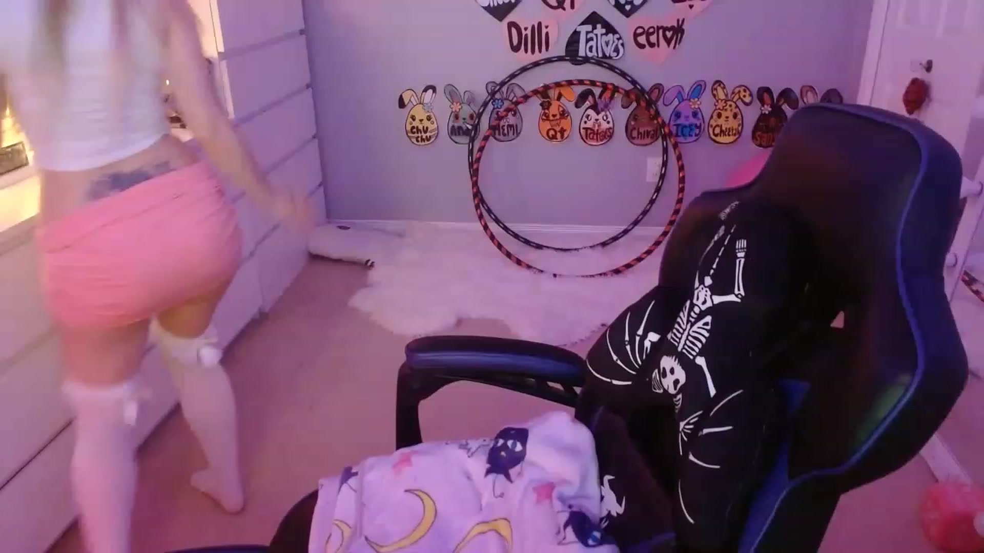 Gallery image thumbnail from Serafina's myfreecams stream on, 06/24/2023, 24:56 image 2 of 20