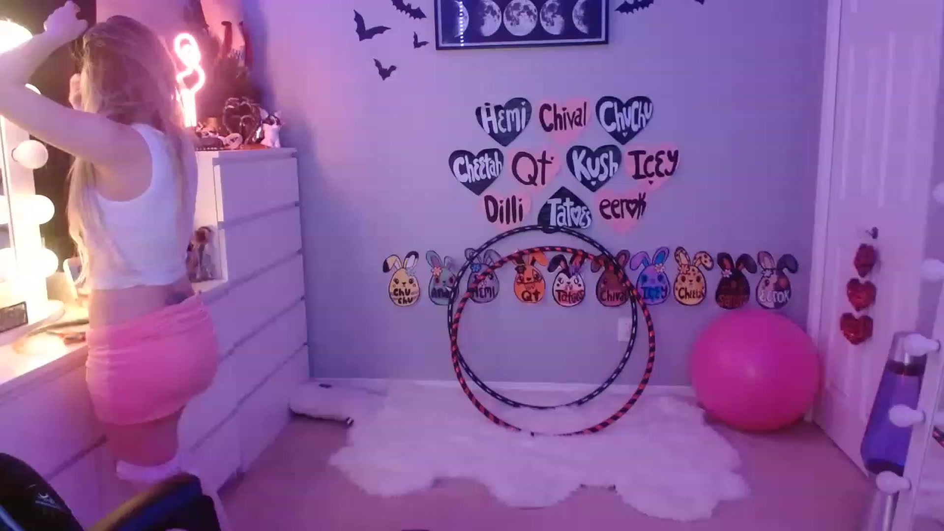 Gallery image thumbnail from Serafina's myfreecams stream on, 06/24/2023, 24:56 image 9 of 20