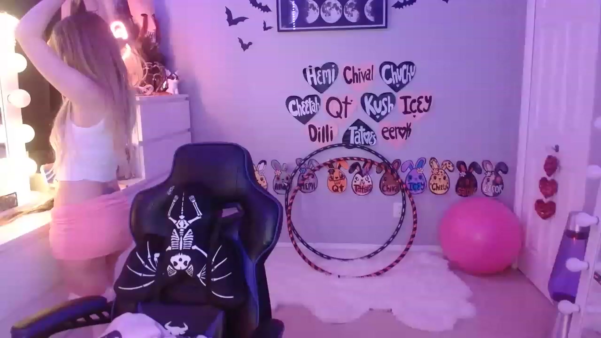 Gallery image thumbnail from Serafina's myfreecams stream on, 06/24/2023, 24:56 image 3 of 20