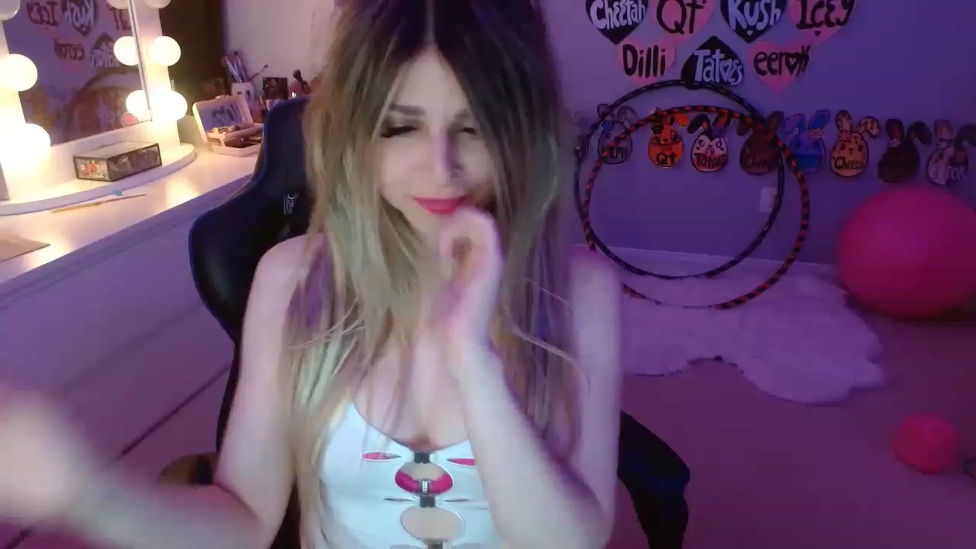 Gallery image thumbnail from Serafina's myfreecams stream on, 06/24/2023, 04:46 image 5 of 20