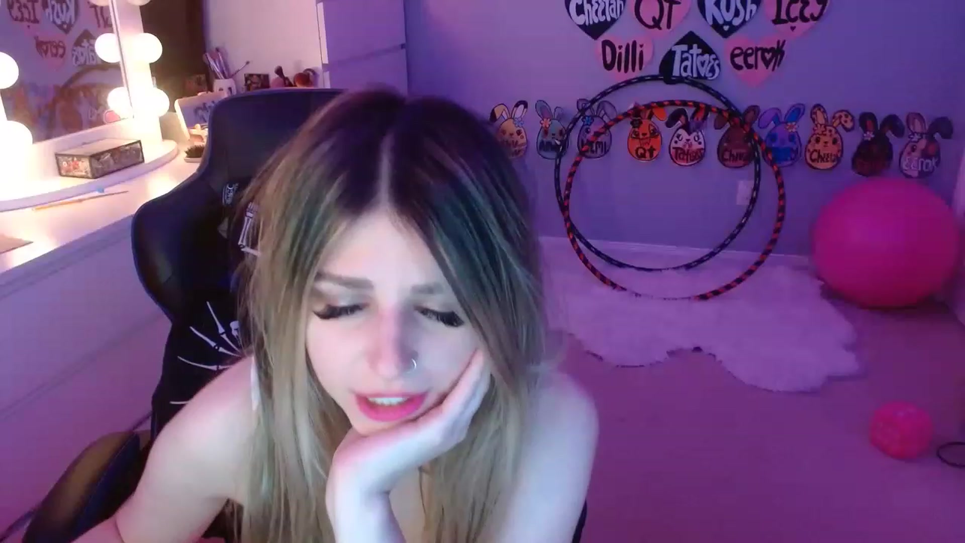 Gallery image thumbnail from Serafina's myfreecams stream on, 06/24/2023, 04:46 image 14 of 20