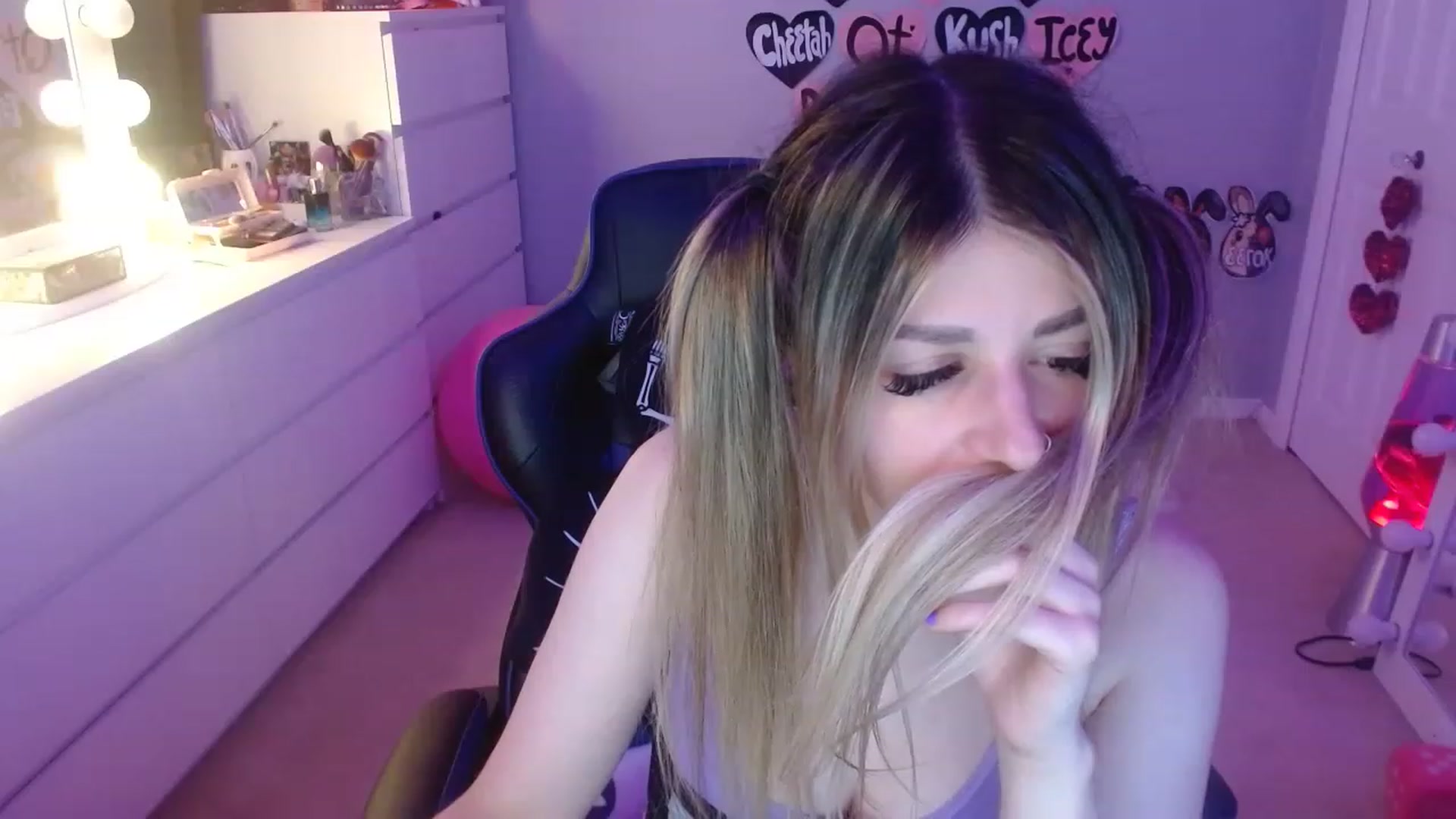 Gallery image thumbnail from Serafina's myfreecams stream on, 06/26/2023, 04:04 image 18 of 20