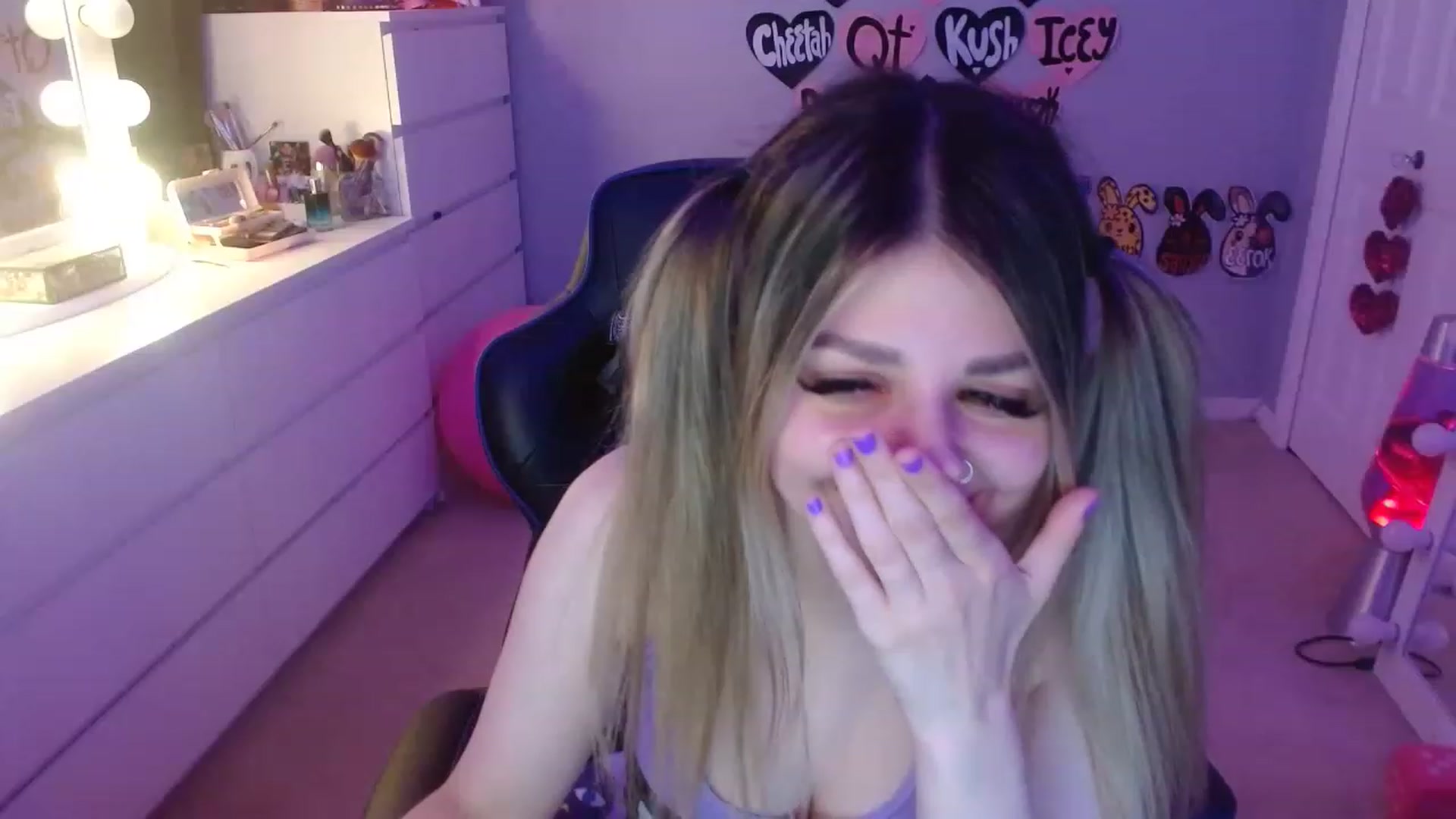 Gallery image thumbnail from Serafina's myfreecams stream on, 06/26/2023, 04:04 image 17 of 20