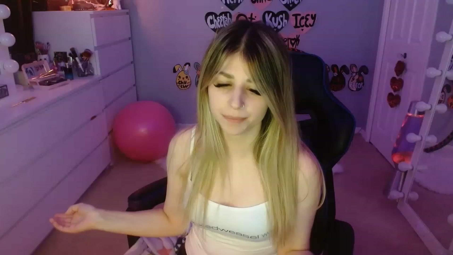 Gallery image thumbnail from Serafina's myfreecams stream on, 06/28/2023, 04:26 image 11 of 20