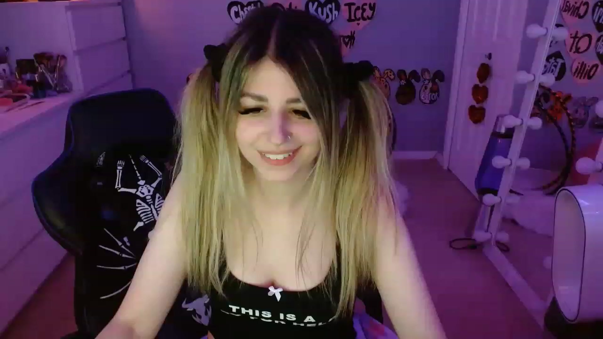 Gallery image thumbnail from Serafina's myfreecams stream on, 06/30/2023, 05:19 image 2 of 20