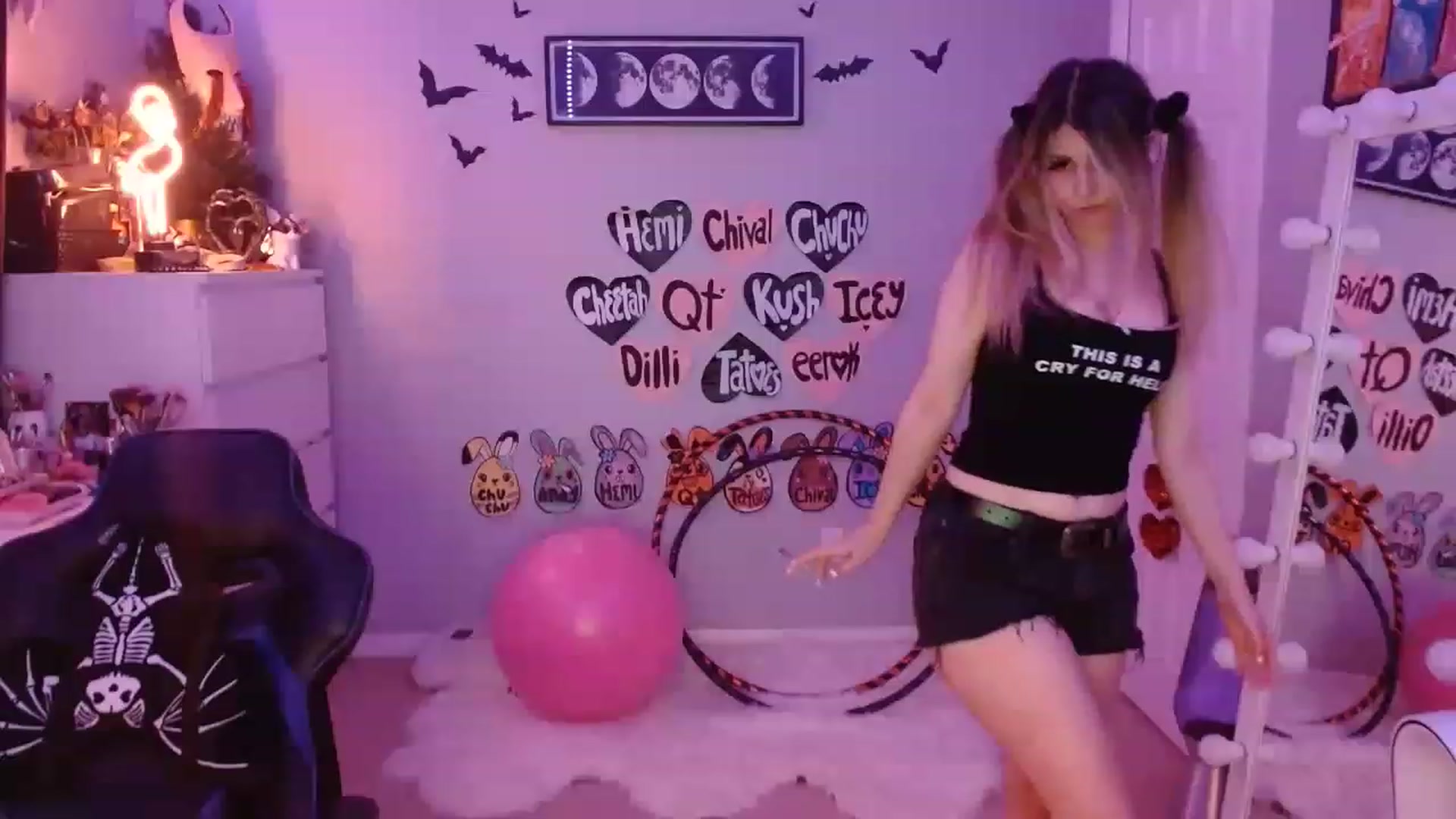 Gallery image thumbnail from Serafina's myfreecams stream on, 06/30/2023, 05:19 image 17 of 20