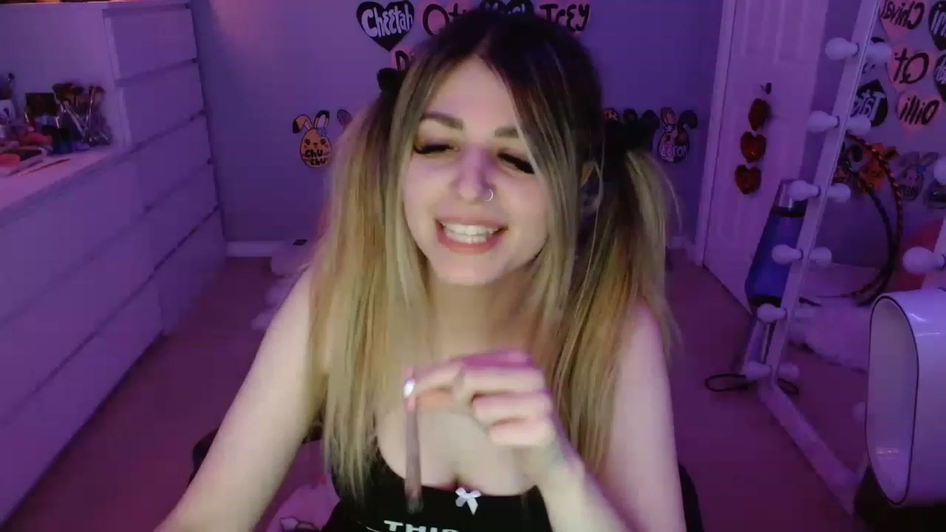 Gallery image thumbnail from Serafina's myfreecams stream on, 06/30/2023, 05:19 image 6 of 20
