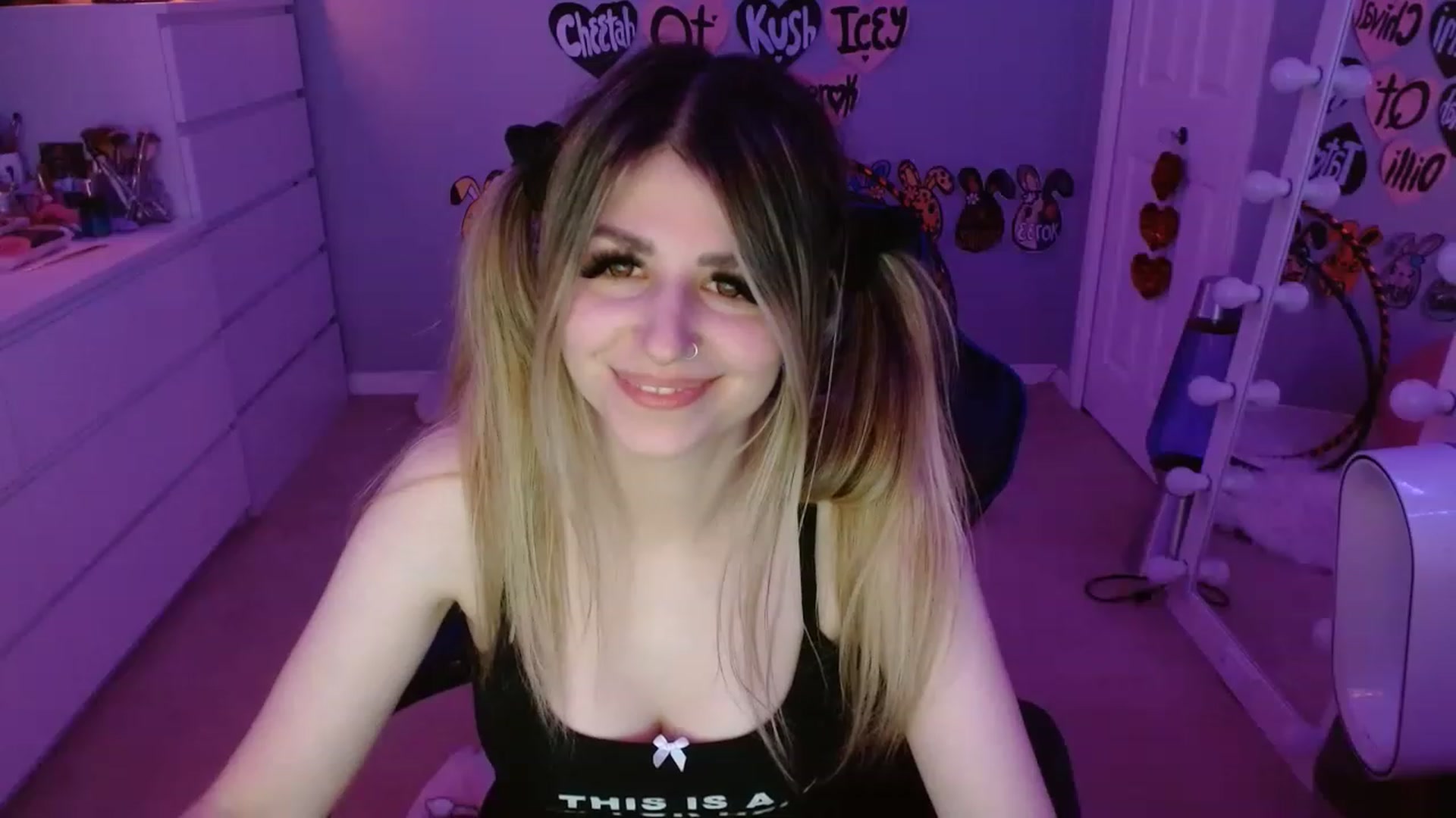 Gallery image thumbnail from Serafina's myfreecams stream on, 06/30/2023, 05:19 image 8 of 20