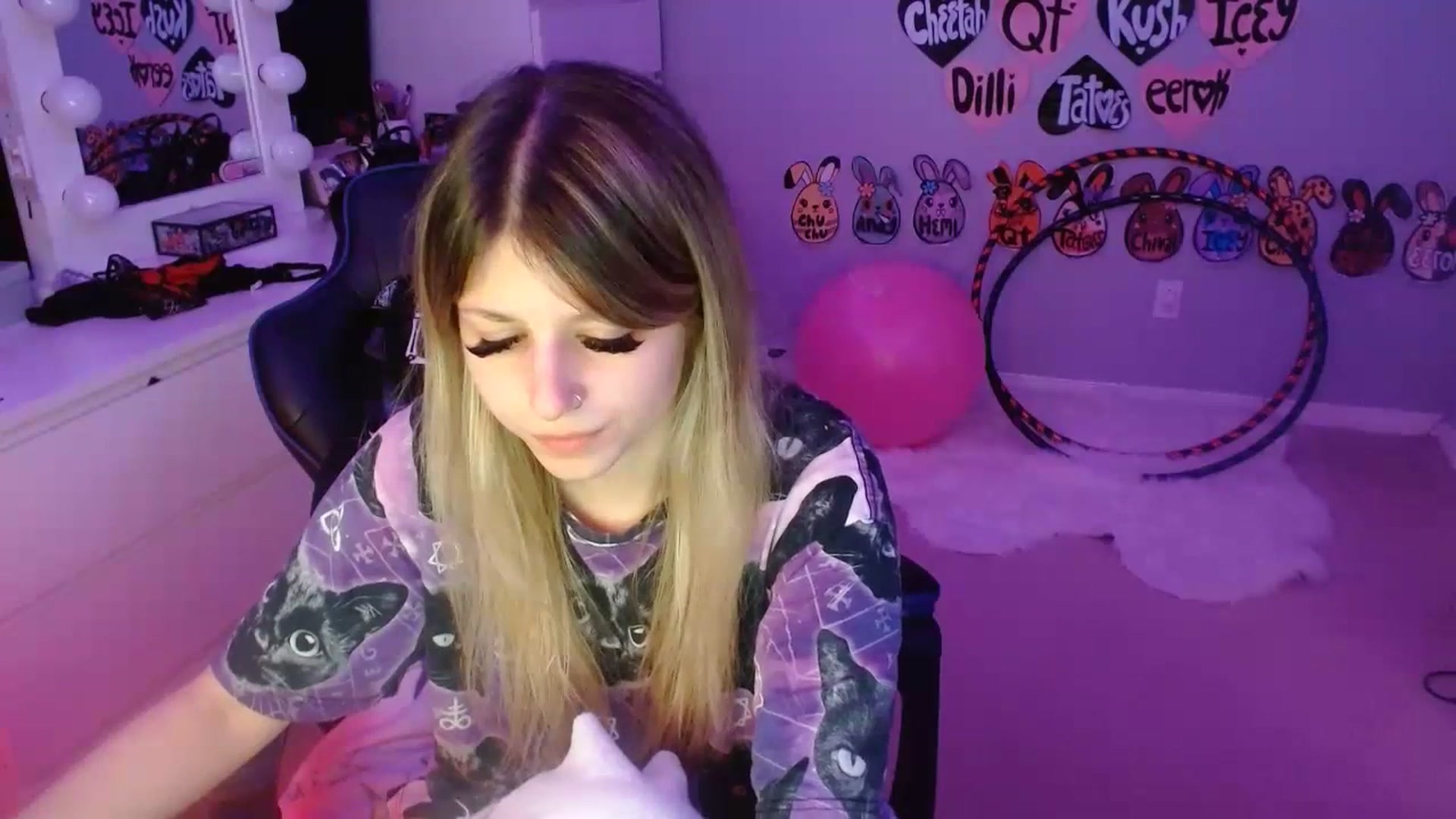 Gallery image thumbnail from Serafina's myfreecams stream on, 07/01/2023, 06:15 image 15 of 20