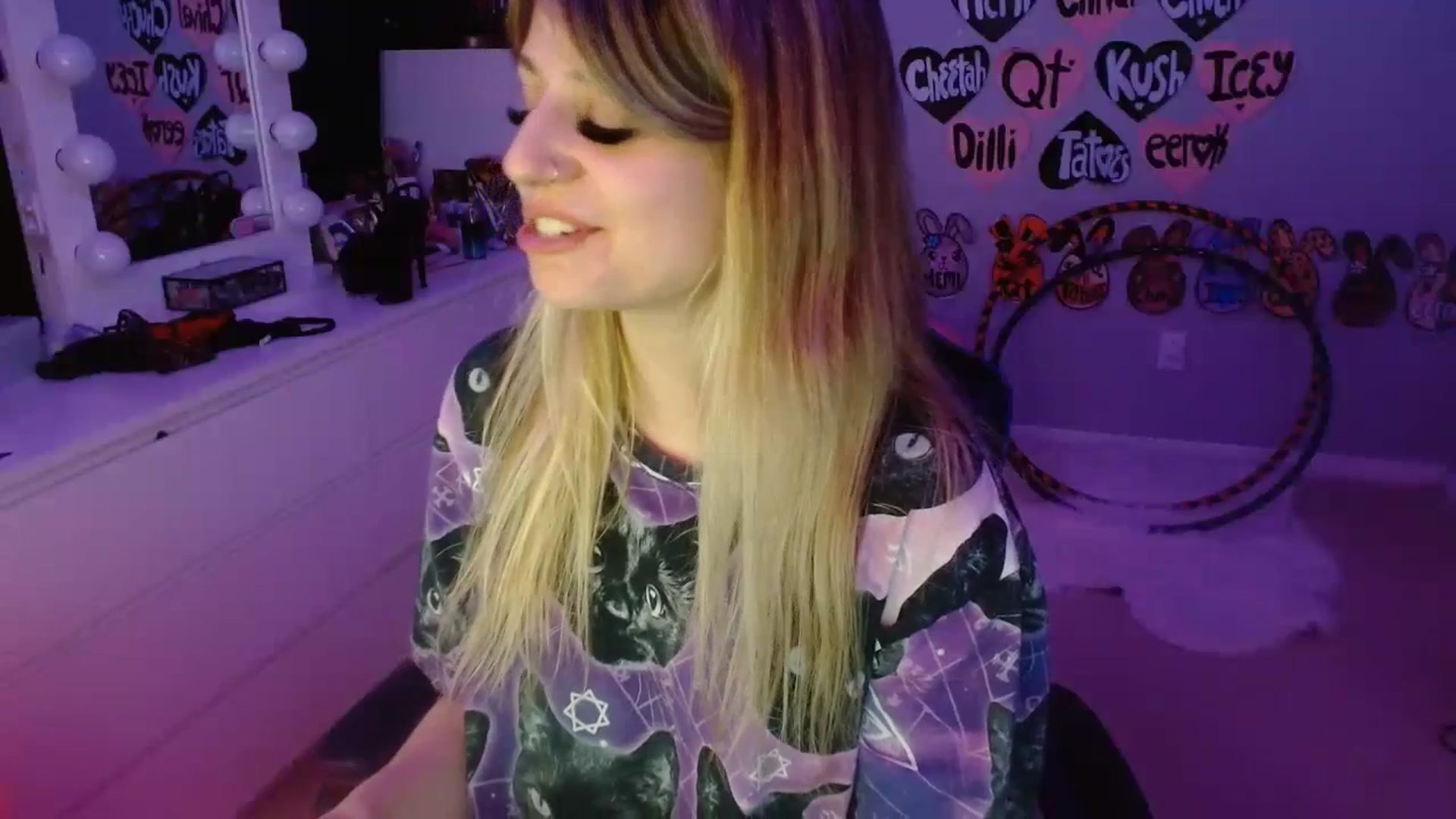 Gallery image thumbnail from Serafina's myfreecams stream on, 07/01/2023, 06:15 image 3 of 20
