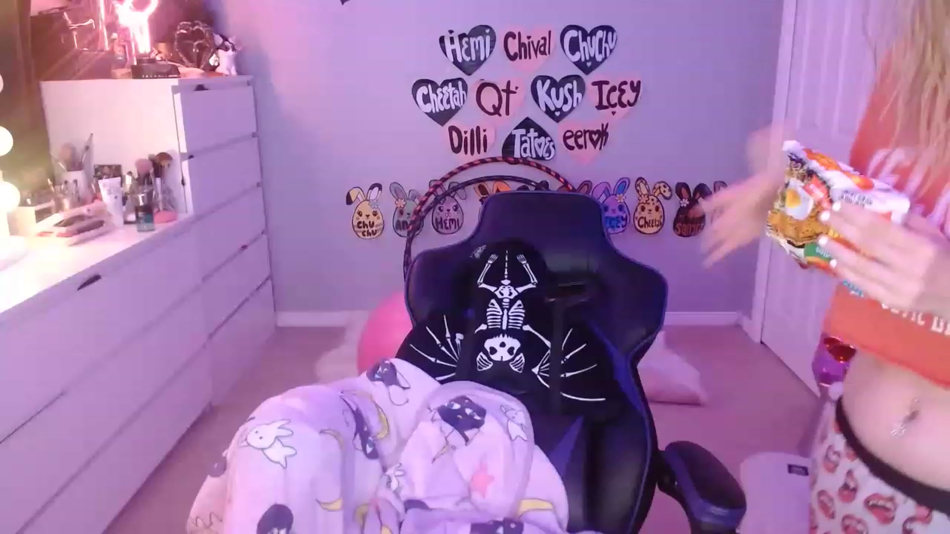 Gallery image thumbnail from Serafina's myfreecams stream on, 07/09/2023, 09:47 image 2 of 20