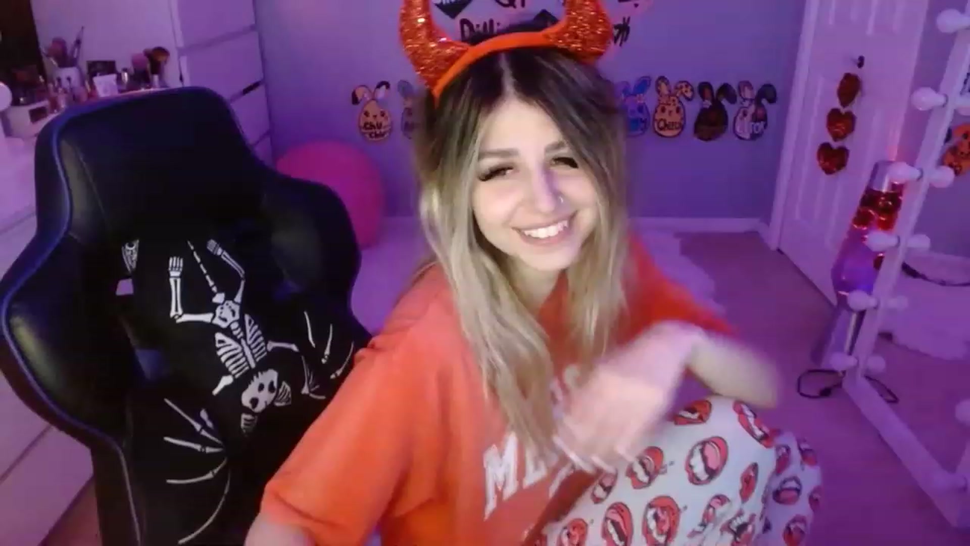 Gallery image thumbnail from Serafina's myfreecams stream on, 07/09/2023, 11:02 image 2 of 20
